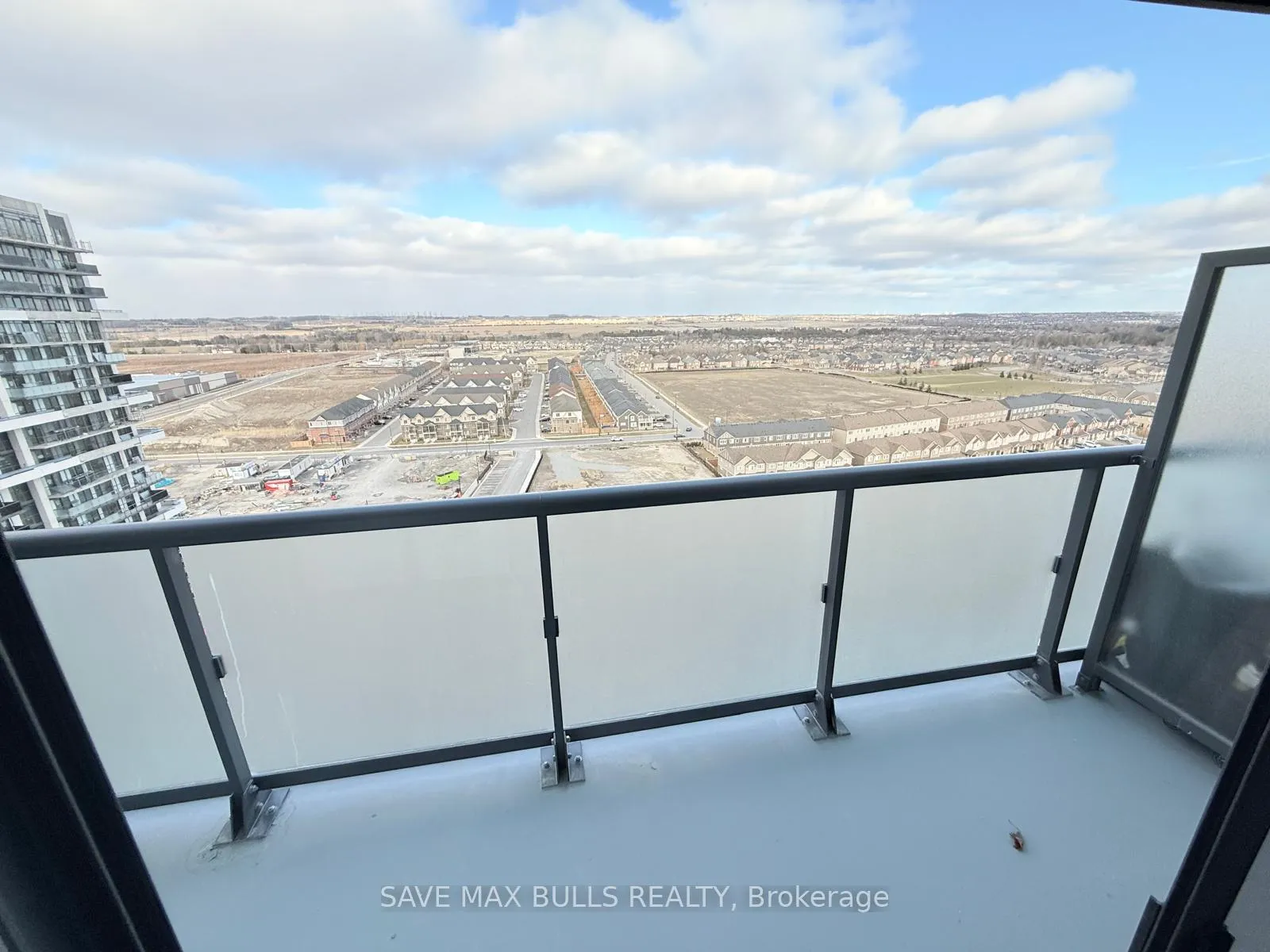 Photo 13 of Unit 1601, 2545 Simcoe Street N, Oshawa, Windfields — HOMEH