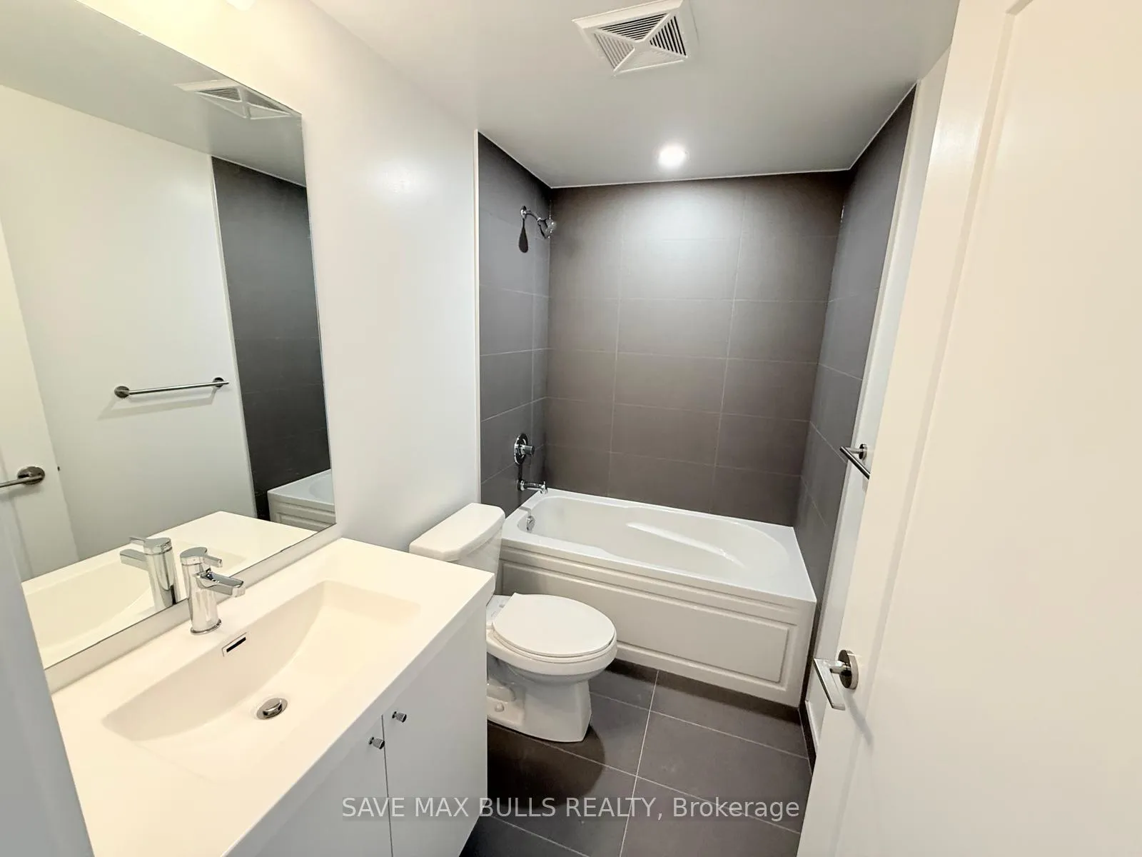 Photo 15 of Unit 1601, 2545 Simcoe Street N, Oshawa, Windfields — HOMEH