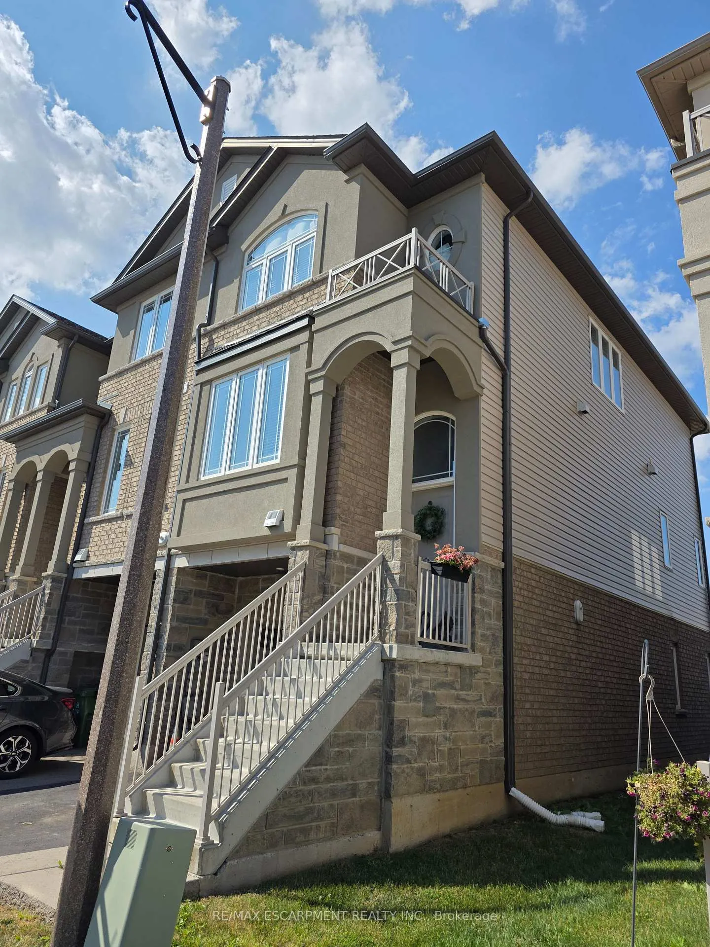 Photo 3 of 57 Aquarius Crescent, Hamilton, Rural Glanbrook — HOMEH