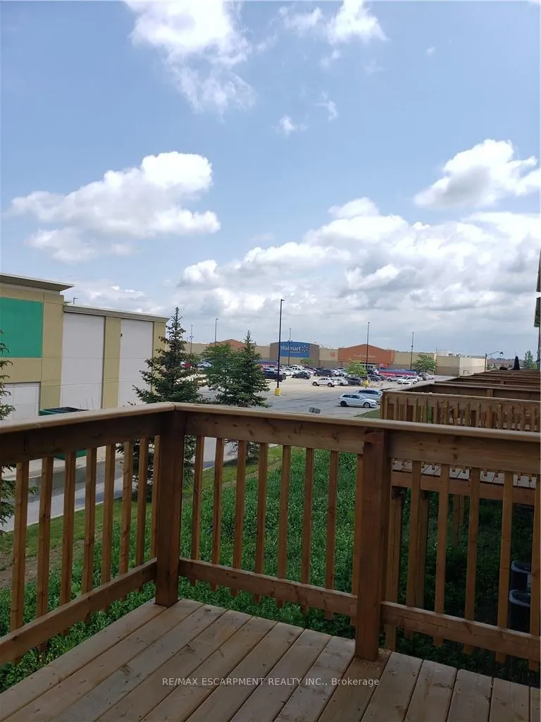 Photo 10 of 57 Aquarius Crescent, Hamilton, Rural Glanbrook — HOMEH