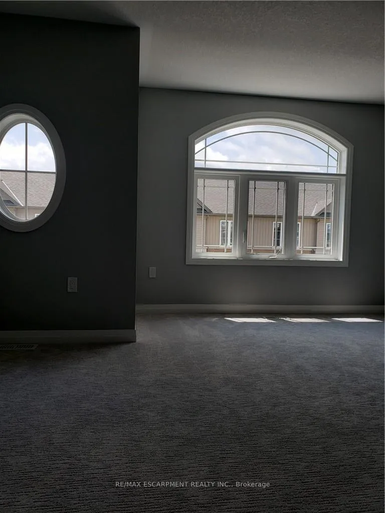 Photo 13 of 57 Aquarius Crescent, Hamilton, Rural Glanbrook — HOMEH
