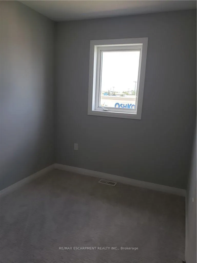 Photo 17 of 57 Aquarius Crescent, Hamilton, Rural Glanbrook — HOMEH