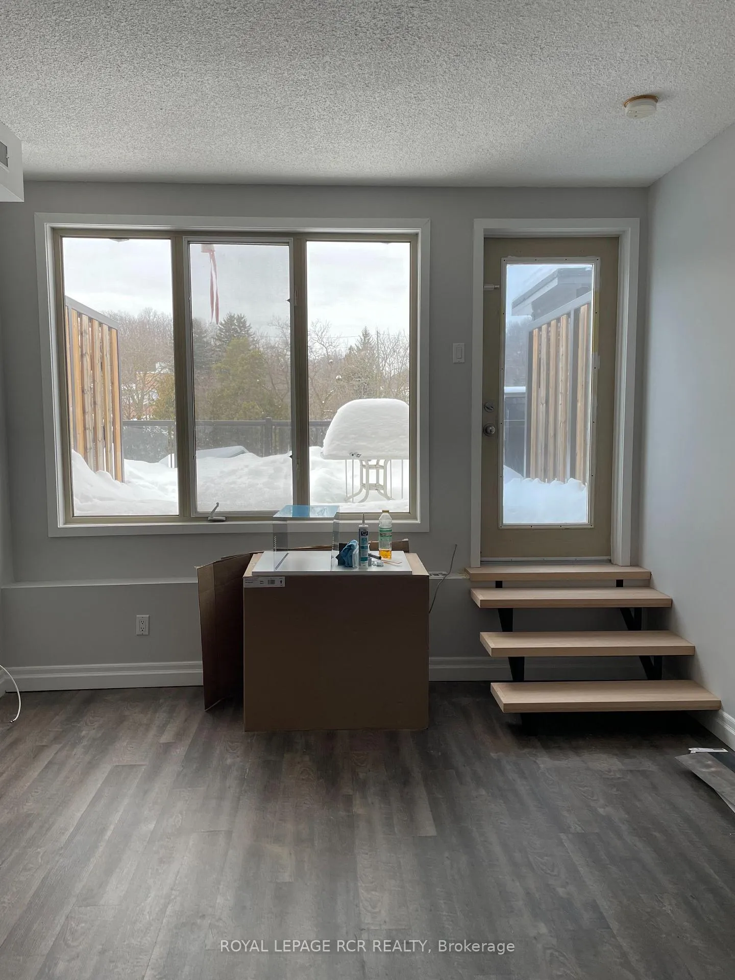 Photo 3 of Unit 3, 56 Queen Street N, Caledon, Bolton North — HOMEH