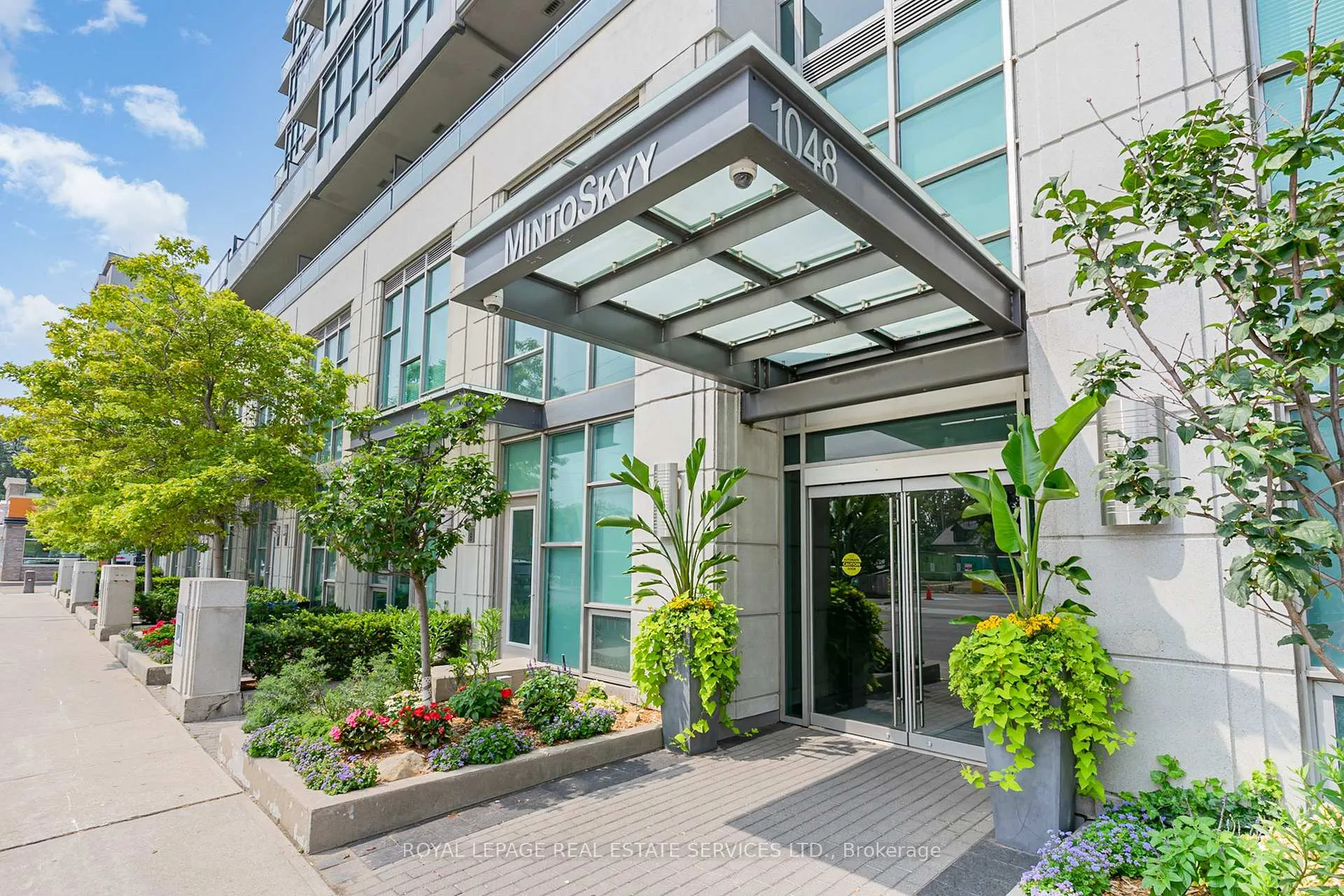Photo 2 of Unit 1504, 1048 Broadview Avenue, Toronto, Broadview North — HOMEH