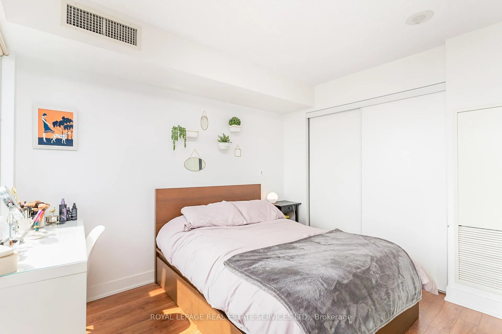 Photo 9 of Unit 1504, 1048 Broadview Avenue, Toronto, Broadview North — HOMEH