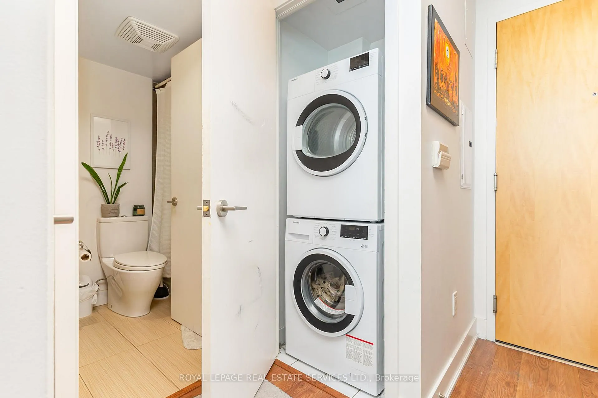 Photo 11 of Unit 1504, 1048 Broadview Avenue, Toronto, Broadview North — HOMEH
