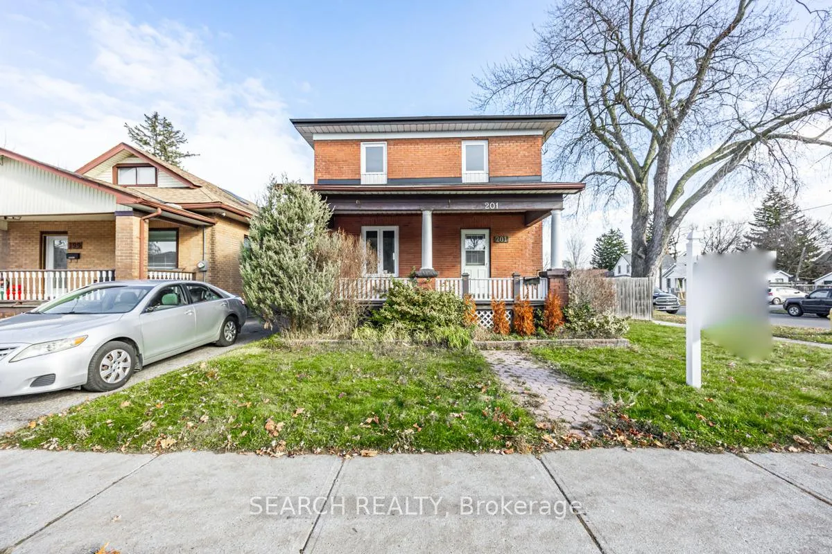 Front of Unit Upper, 201 Ritson Road S