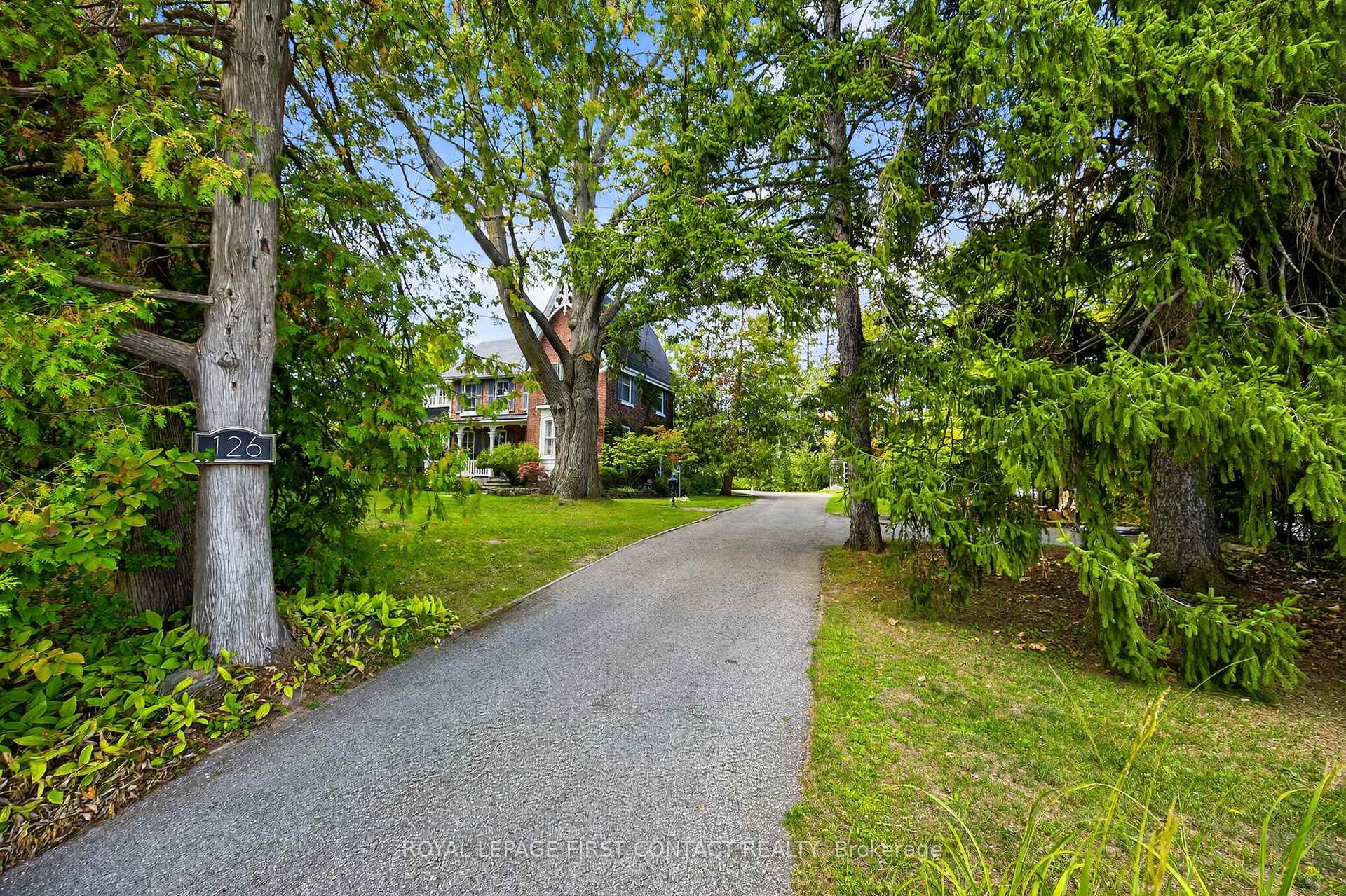 Photo 2 of 126 Letitia Street, Barrie, Letitia Heights — HOMEH