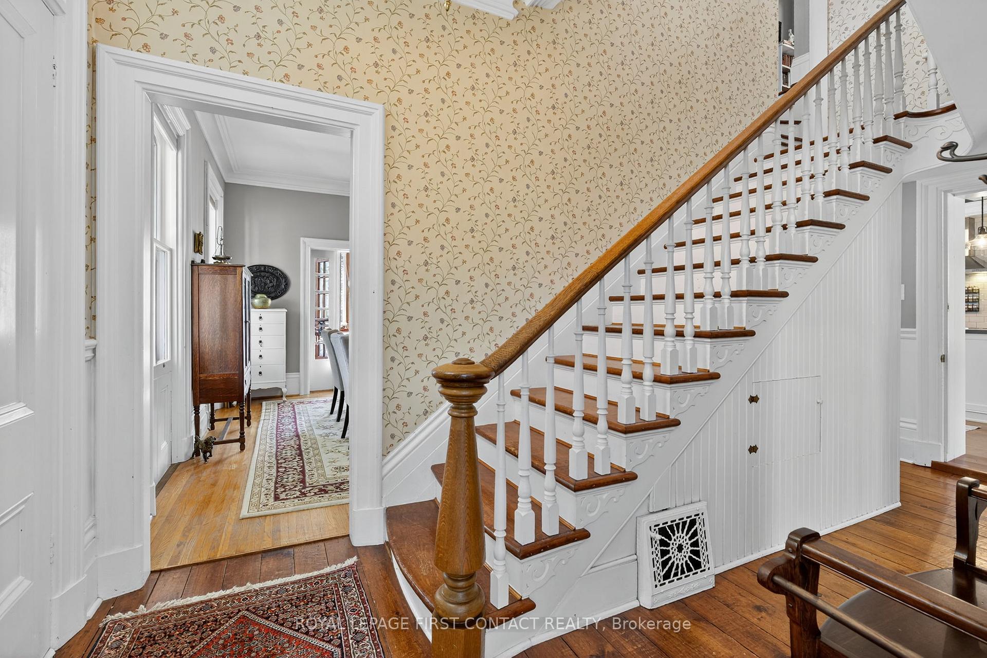 Photo 6 of 126 Letitia Street, Barrie, Letitia Heights — HOMEH