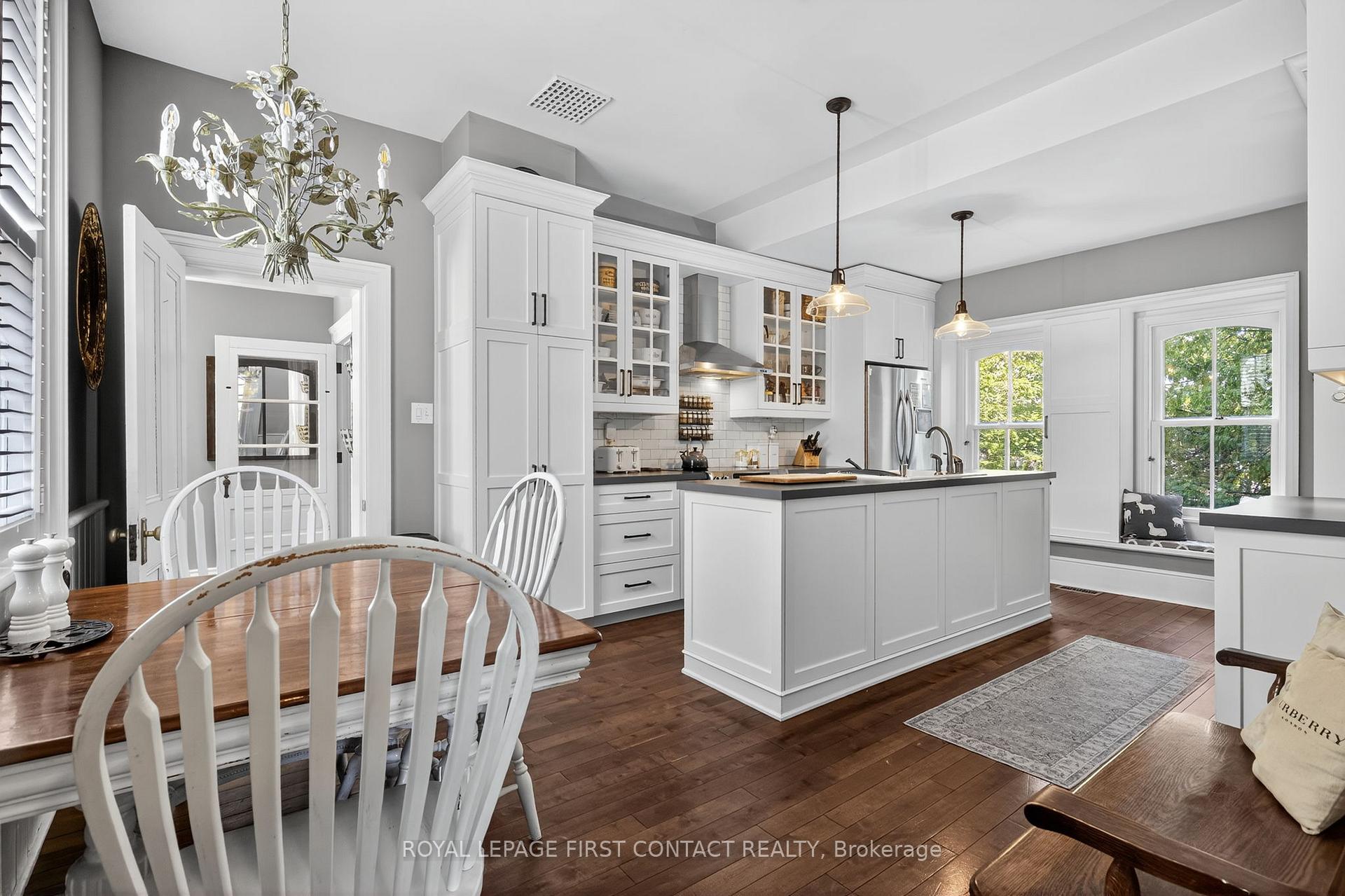 Photo 11 of 126 Letitia Street, Barrie, Letitia Heights — HOMEH