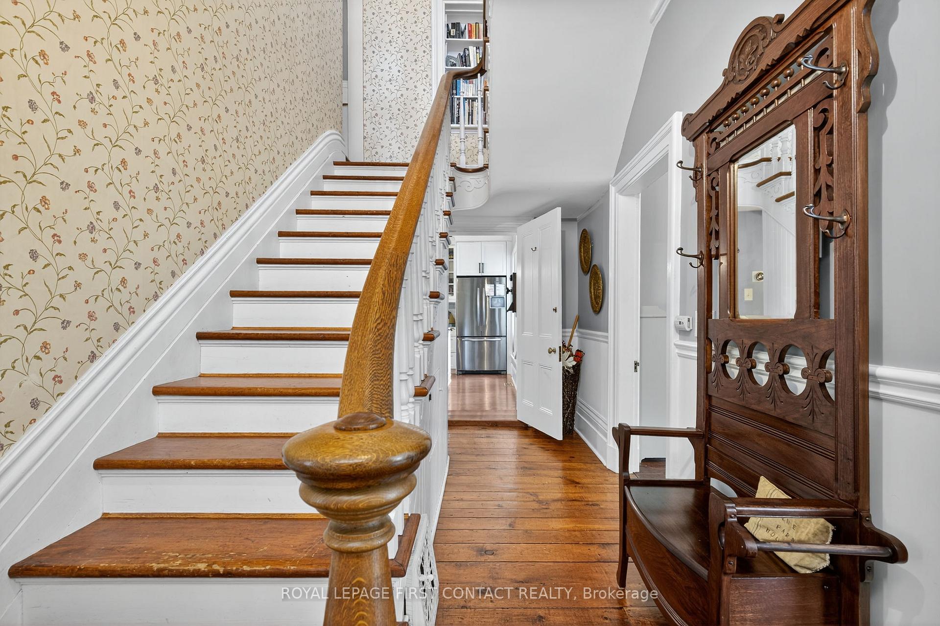 Photo 20 of 126 Letitia Street, Barrie, Letitia Heights — HOMEH