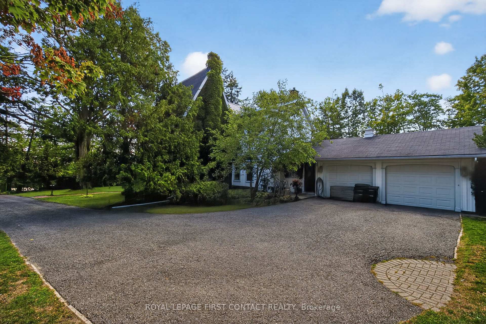 Photo 32 of 126 Letitia Street, Barrie, Letitia Heights — HOMEH