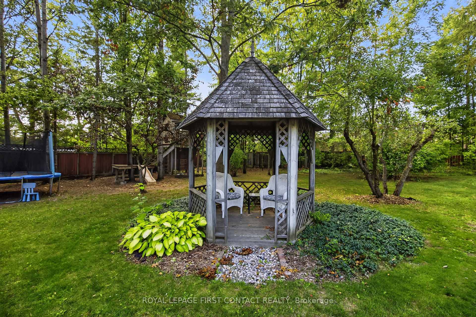 Photo 38 of 126 Letitia Street, Barrie, Letitia Heights — HOMEH