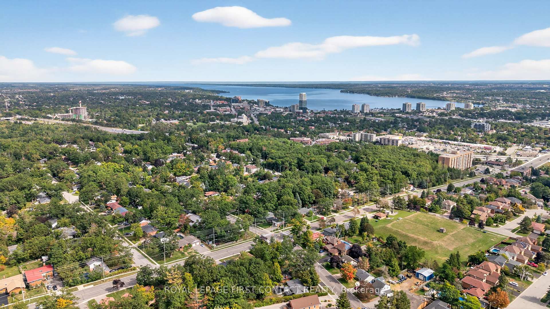 Photo 42 of 126 Letitia Street, Barrie, Letitia Heights — HOMEH
