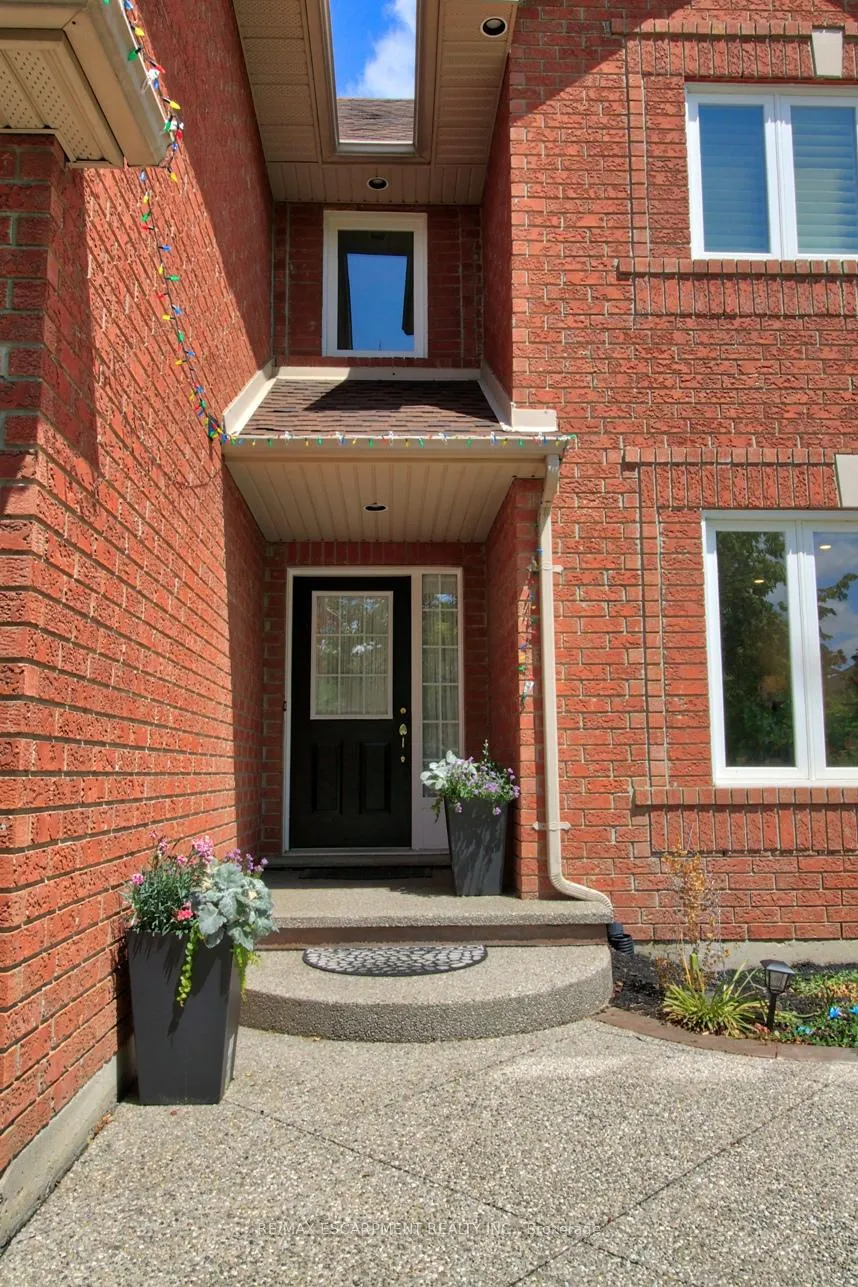 Photo 4 of 15 Moorland Crescent, Hamilton, Ancaster — HOMEH