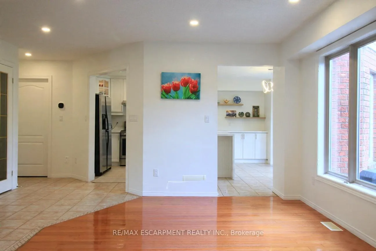 Photo 11 of 15 Moorland Crescent, Hamilton, Ancaster — HOMEH