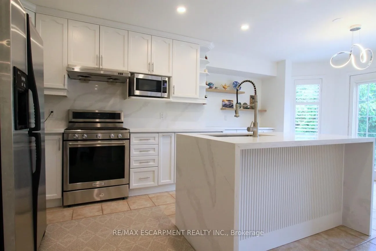 Photo 12 of 15 Moorland Crescent, Hamilton, Ancaster — HOMEH