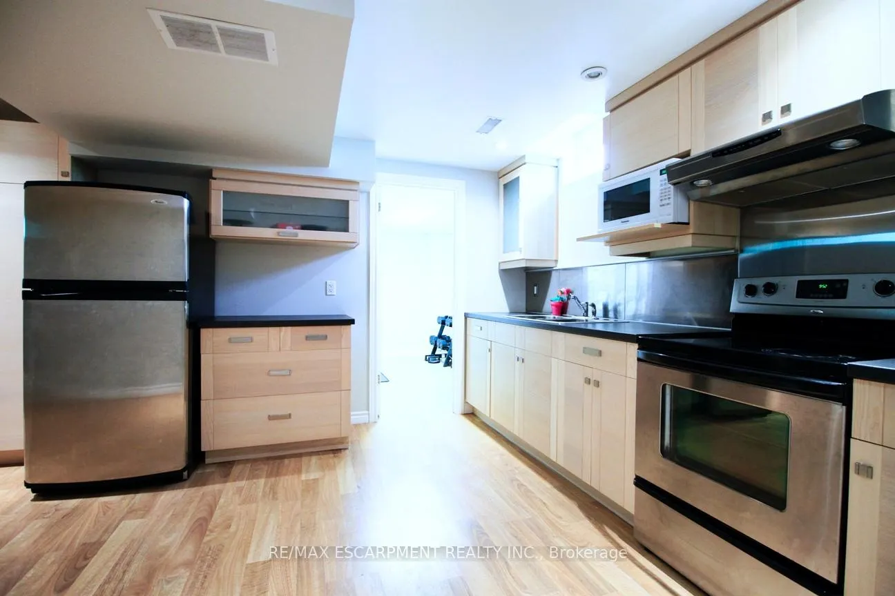 Photo 33 of 15 Moorland Crescent, Hamilton, Ancaster — HOMEH