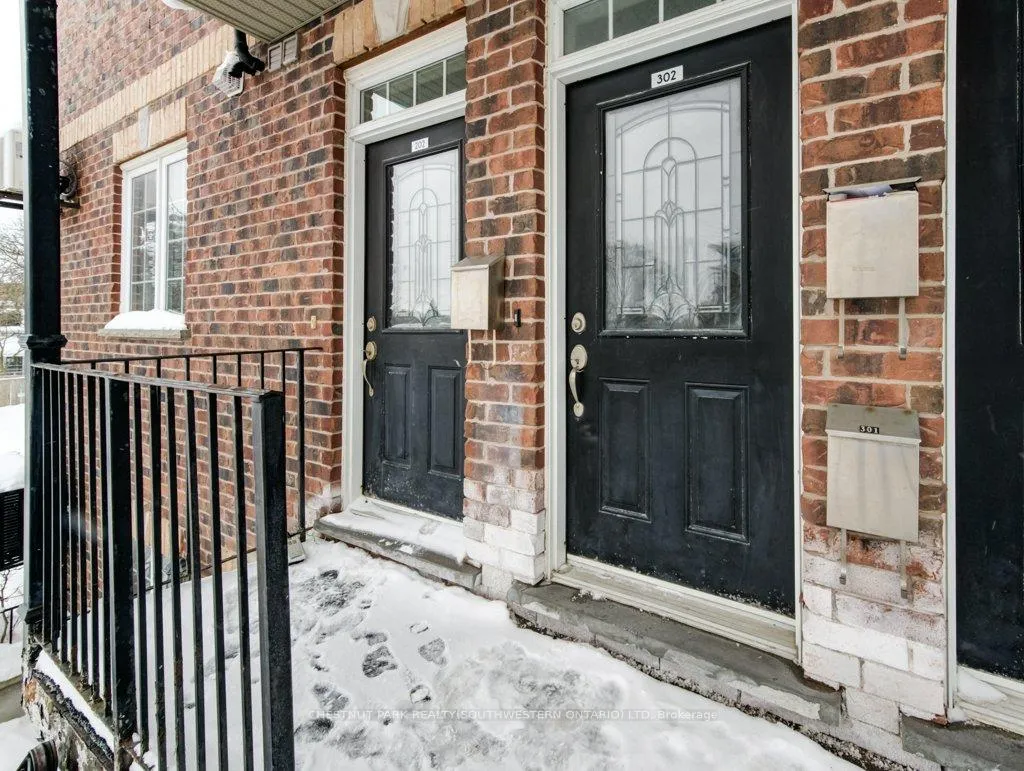 Photo 3 of Unit 202, 555 King Street E, Kitchener — HOMEH