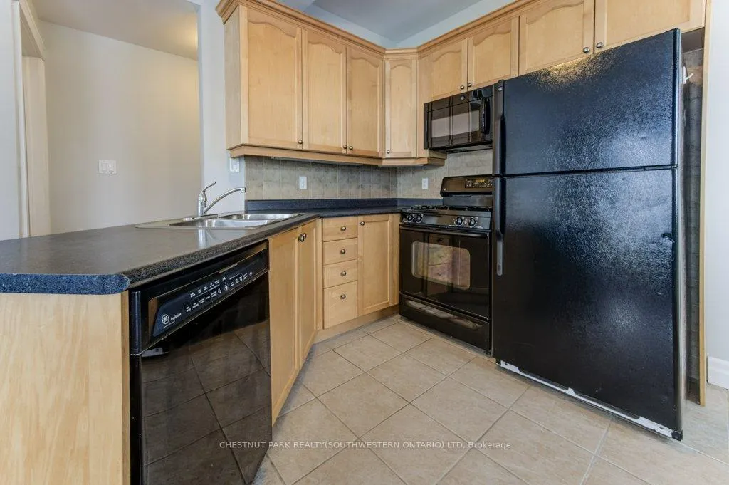Photo 6 of Unit 202, 555 King Street E, Kitchener — HOMEH