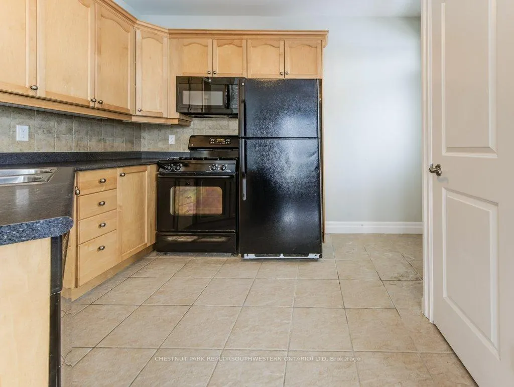 Photo 7 of Unit 202, 555 King Street E, Kitchener — HOMEH