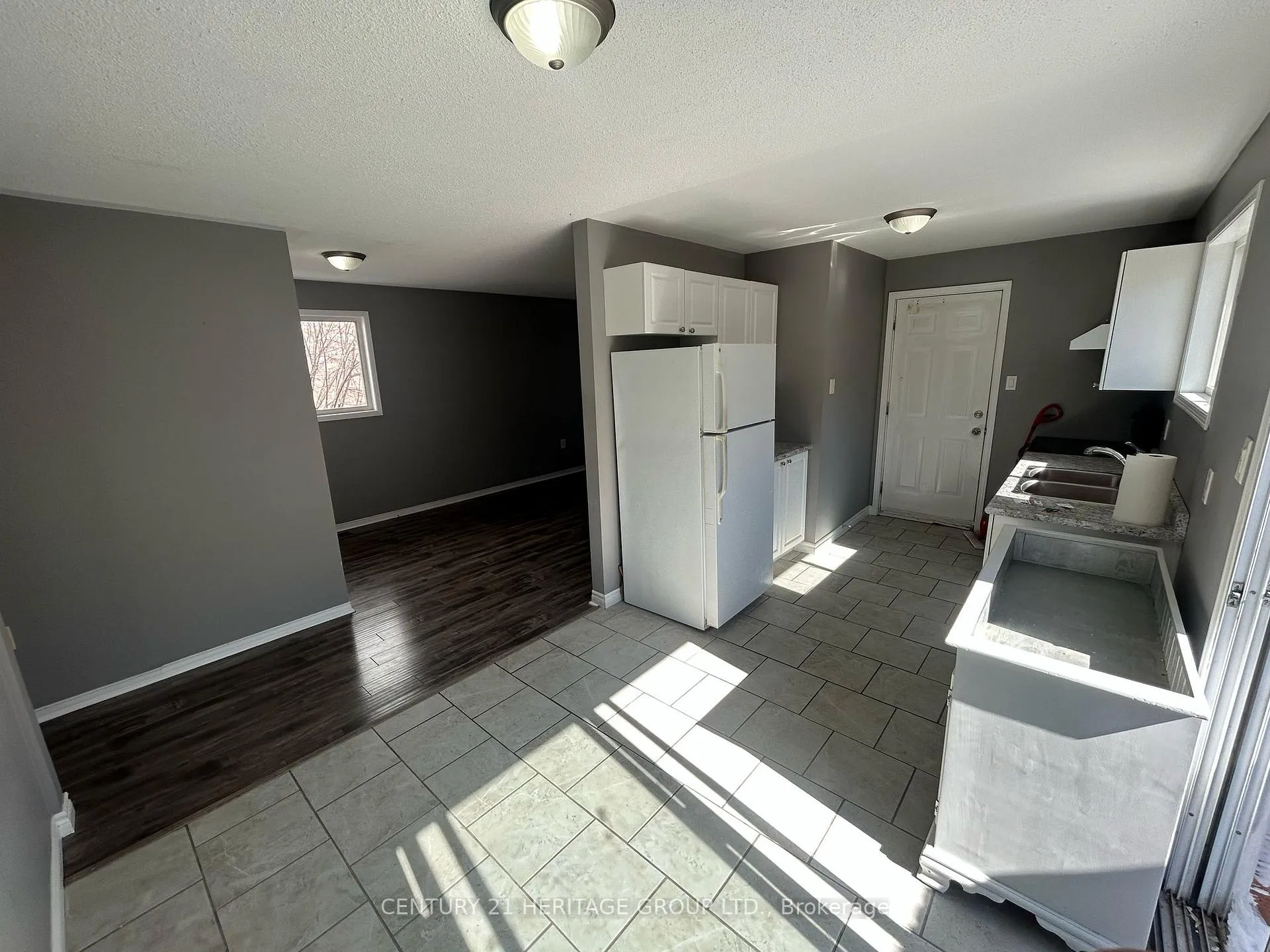 Photo 3 of Unit Main, 123 Benson Drive, Barrie, Northwest — HOMEH