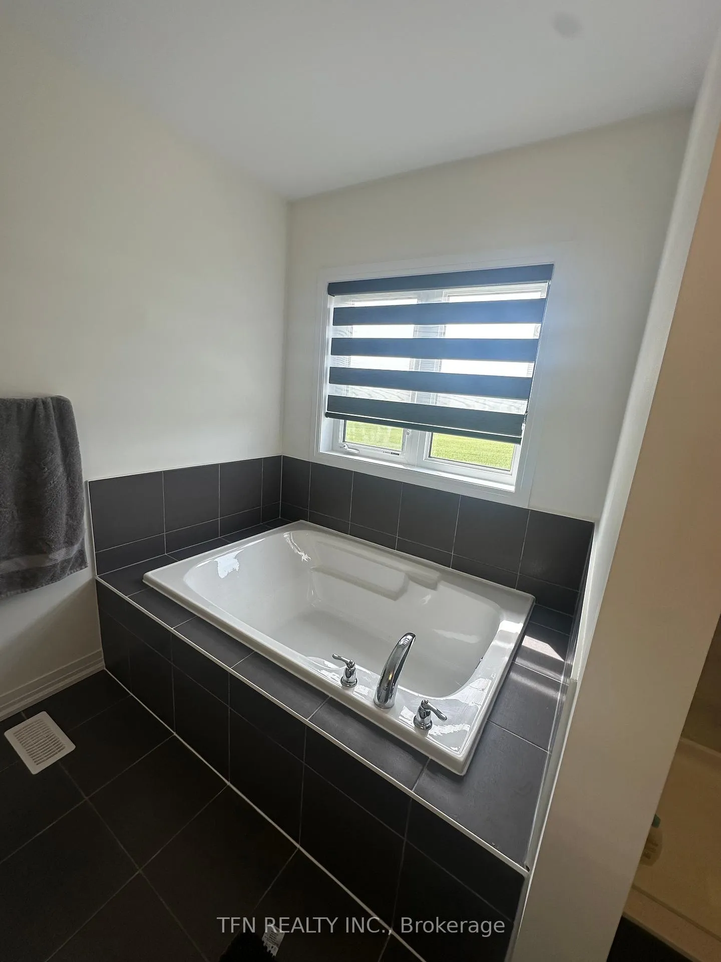 Photo 15 of 179 Velvet Way, Thorold, Rolling Meadows — HOMEH