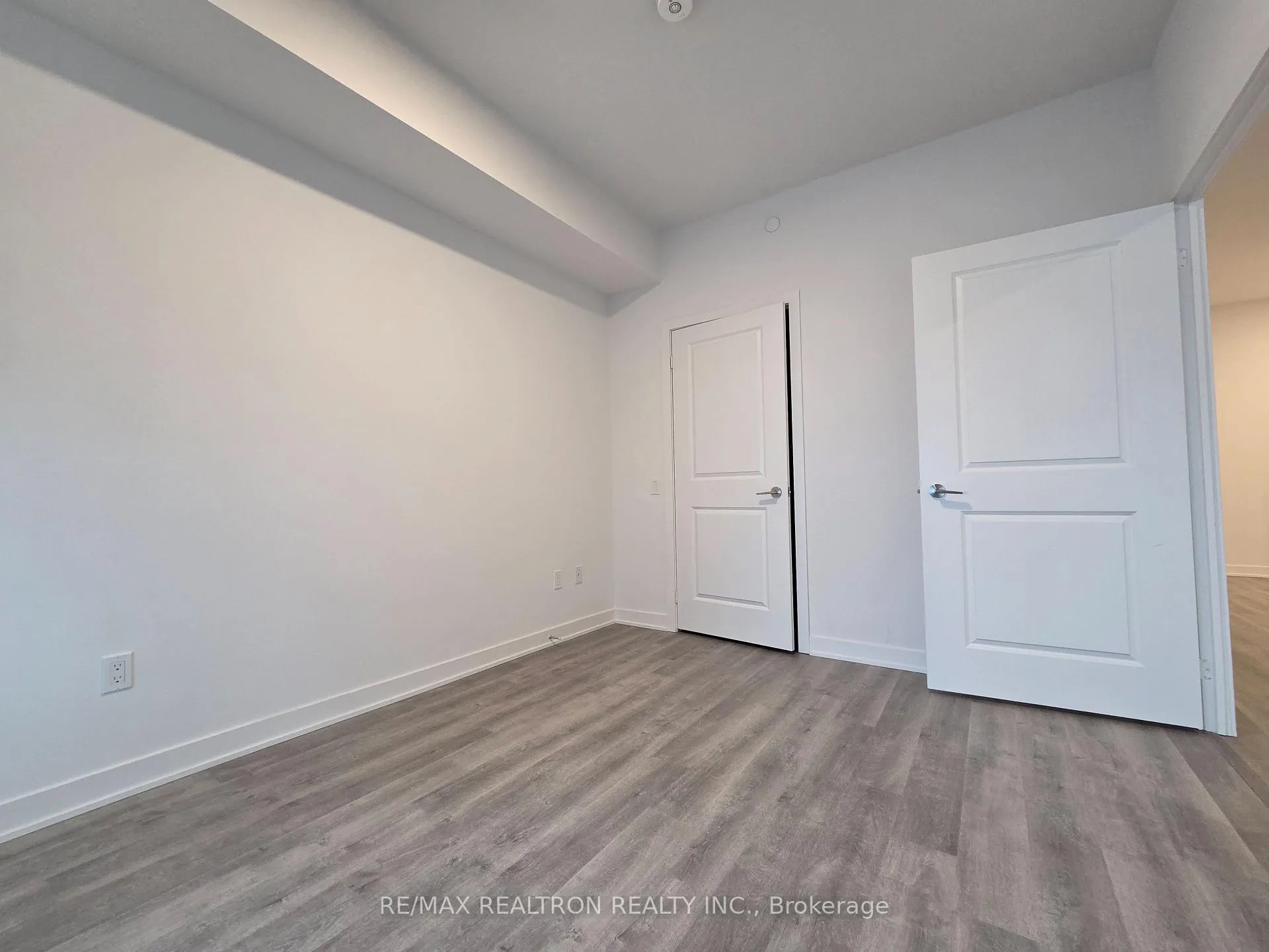 Photo 5 of Unit 2603, 50 Upper Mall Way, Vaughan, Brownridge — HOMEH