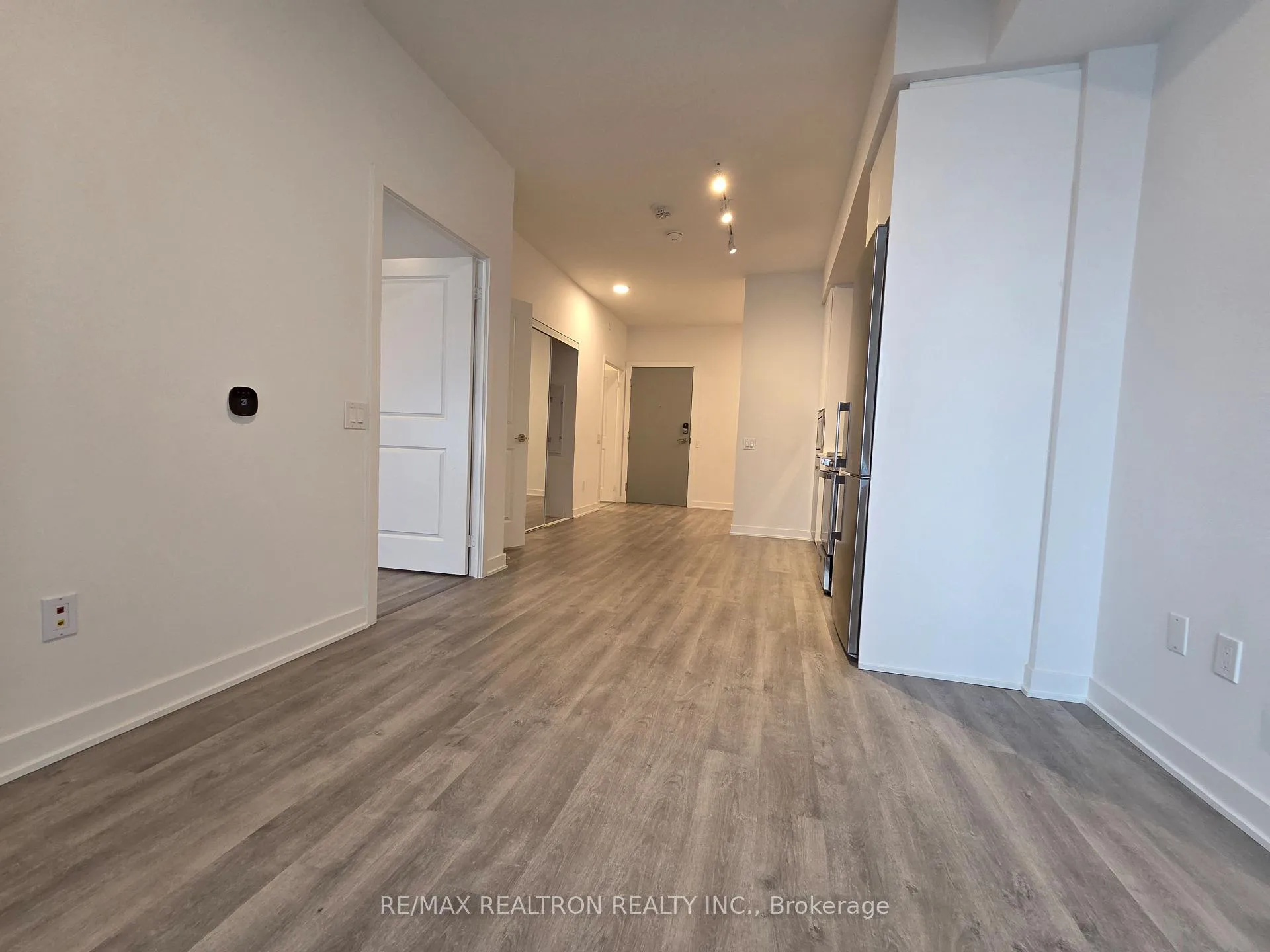 Photo 6 of Unit 2603, 50 Upper Mall Way, Vaughan, Brownridge — HOMEH