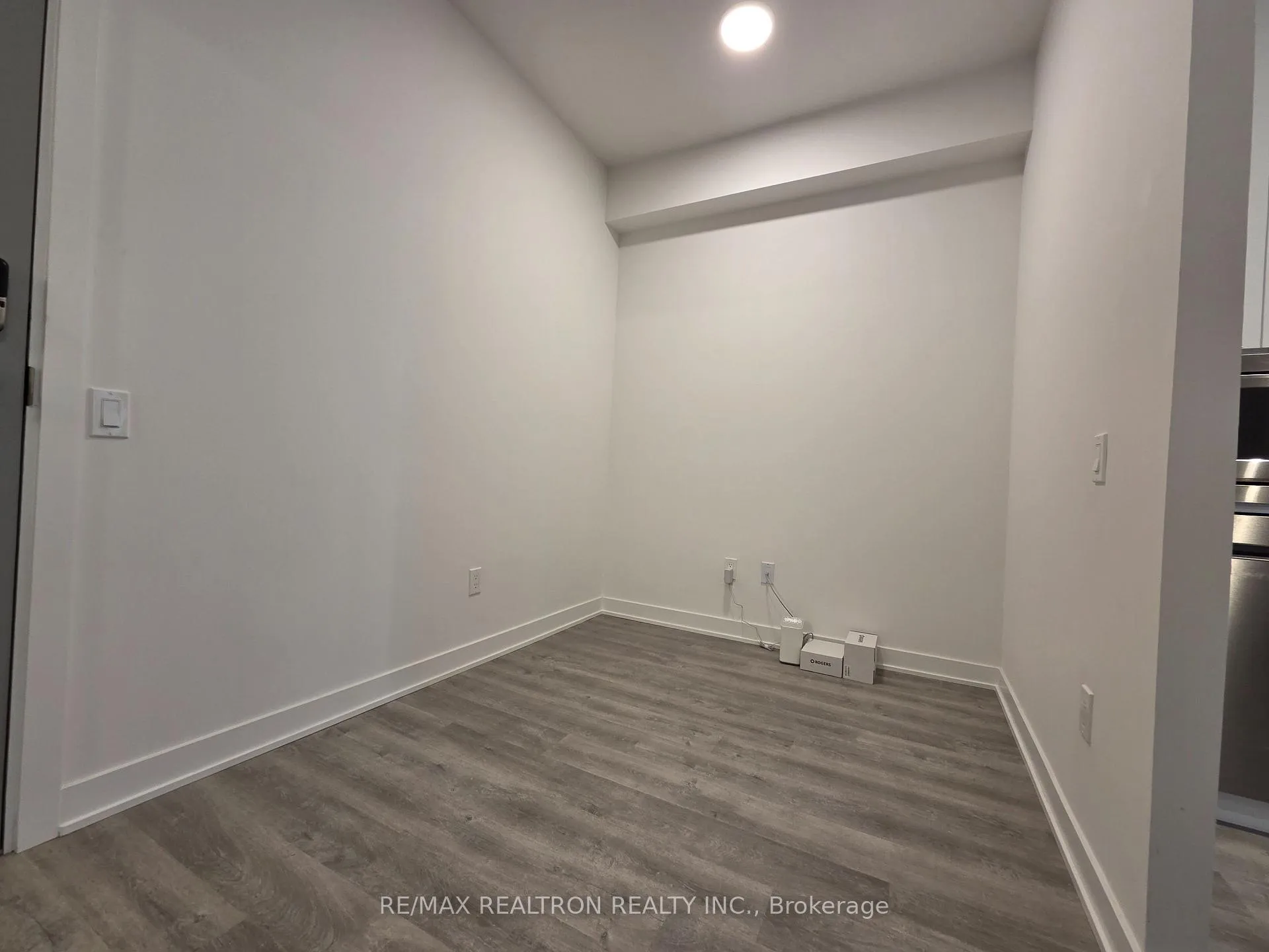 Photo 7 of Unit 2603, 50 Upper Mall Way, Vaughan, Brownridge — HOMEH