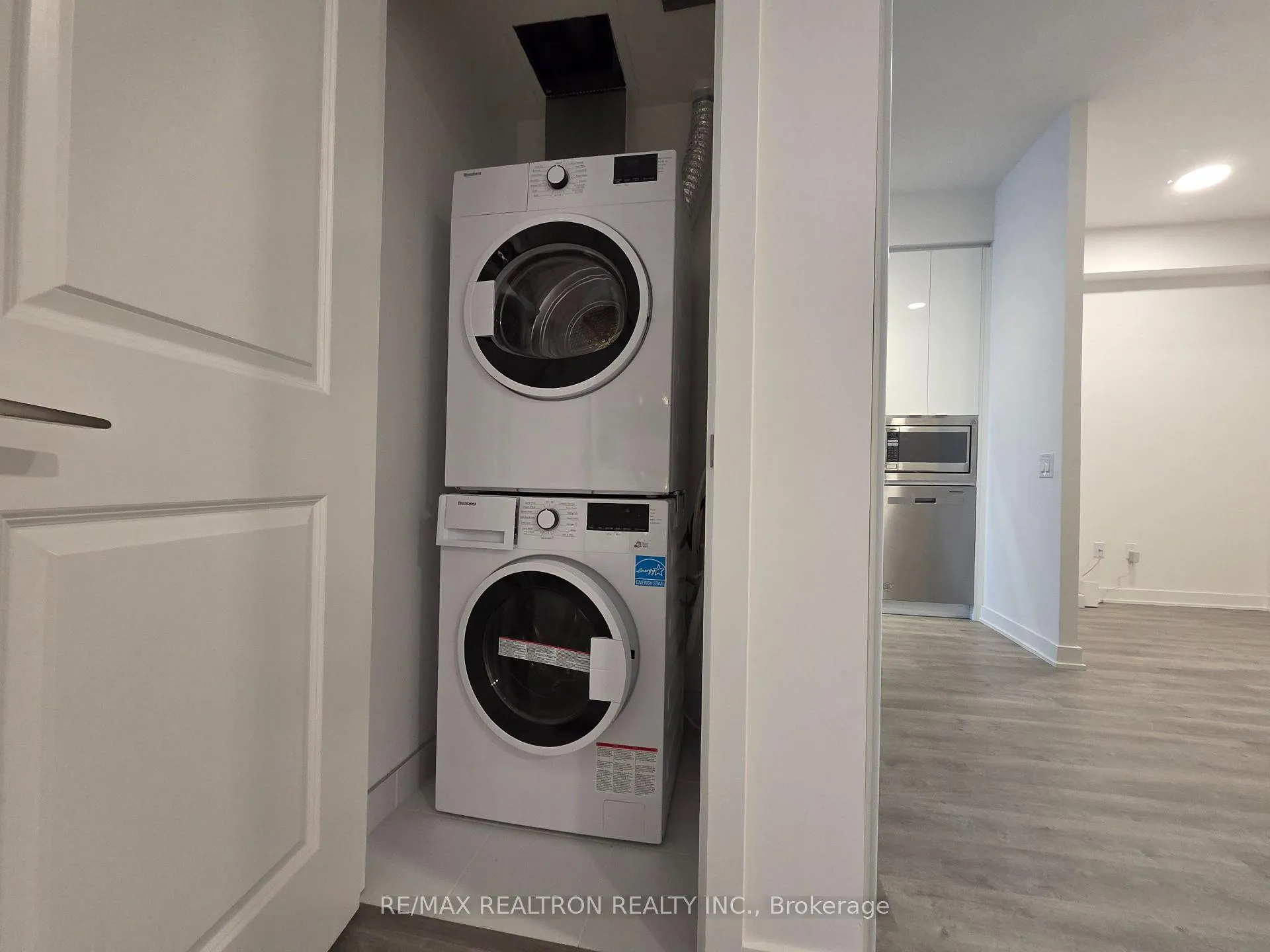 Photo 9 of Unit 2603, 50 Upper Mall Way, Vaughan, Brownridge — HOMEH