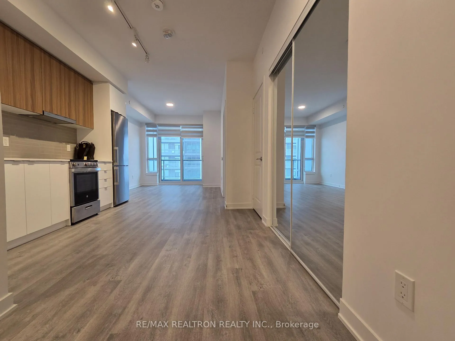 Photo 10 of Unit 2603, 50 Upper Mall Way, Vaughan, Brownridge — HOMEH