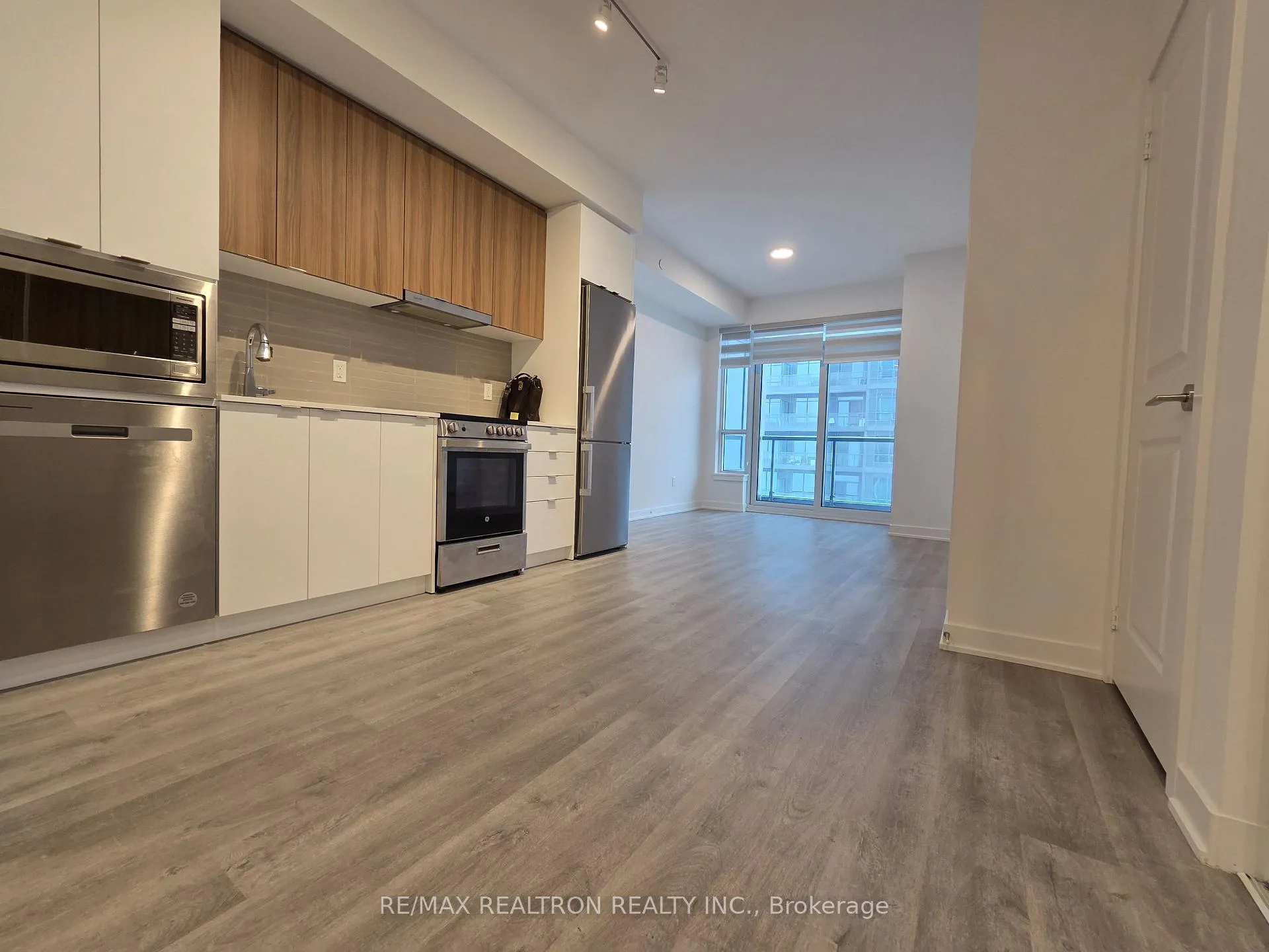 Photo 11 of Unit 2603, 50 Upper Mall Way, Vaughan, Brownridge — HOMEH