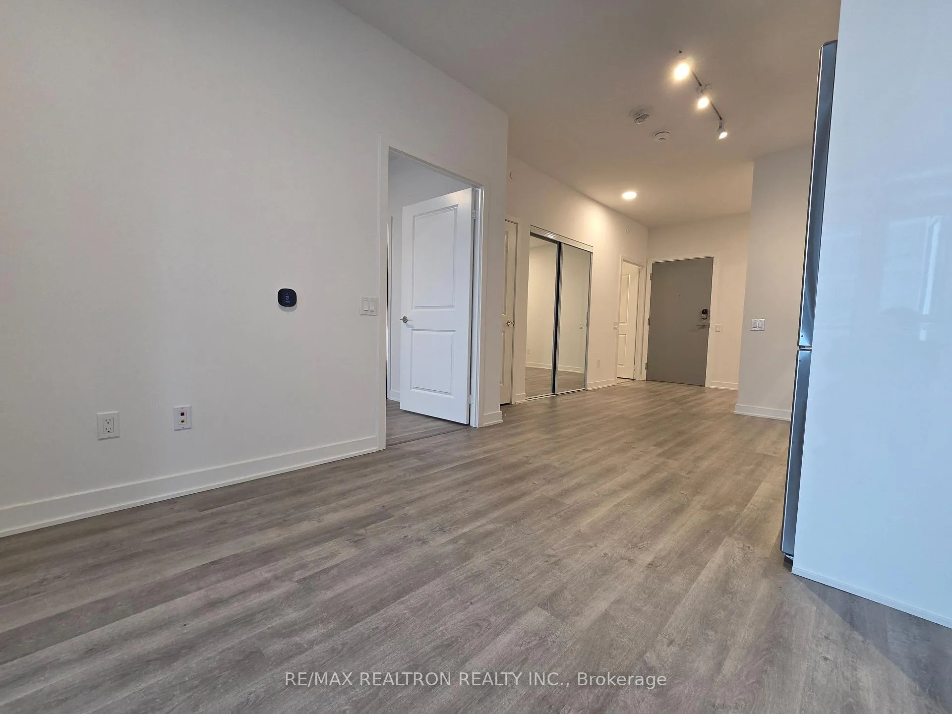 Photo 13 of Unit 2603, 50 Upper Mall Way, Vaughan, Brownridge — HOMEH