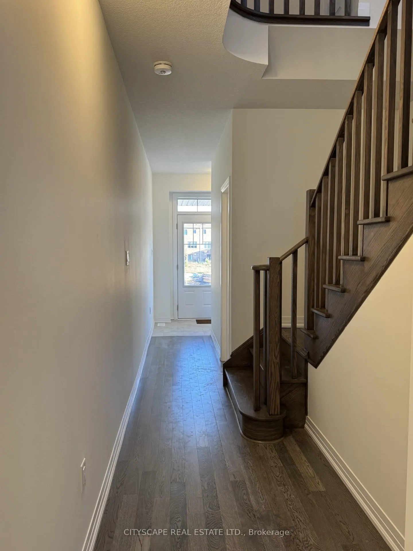 Photo 2 of 60 Cresthaven Heights, Thorold, Rolling Meadows — HOMEH