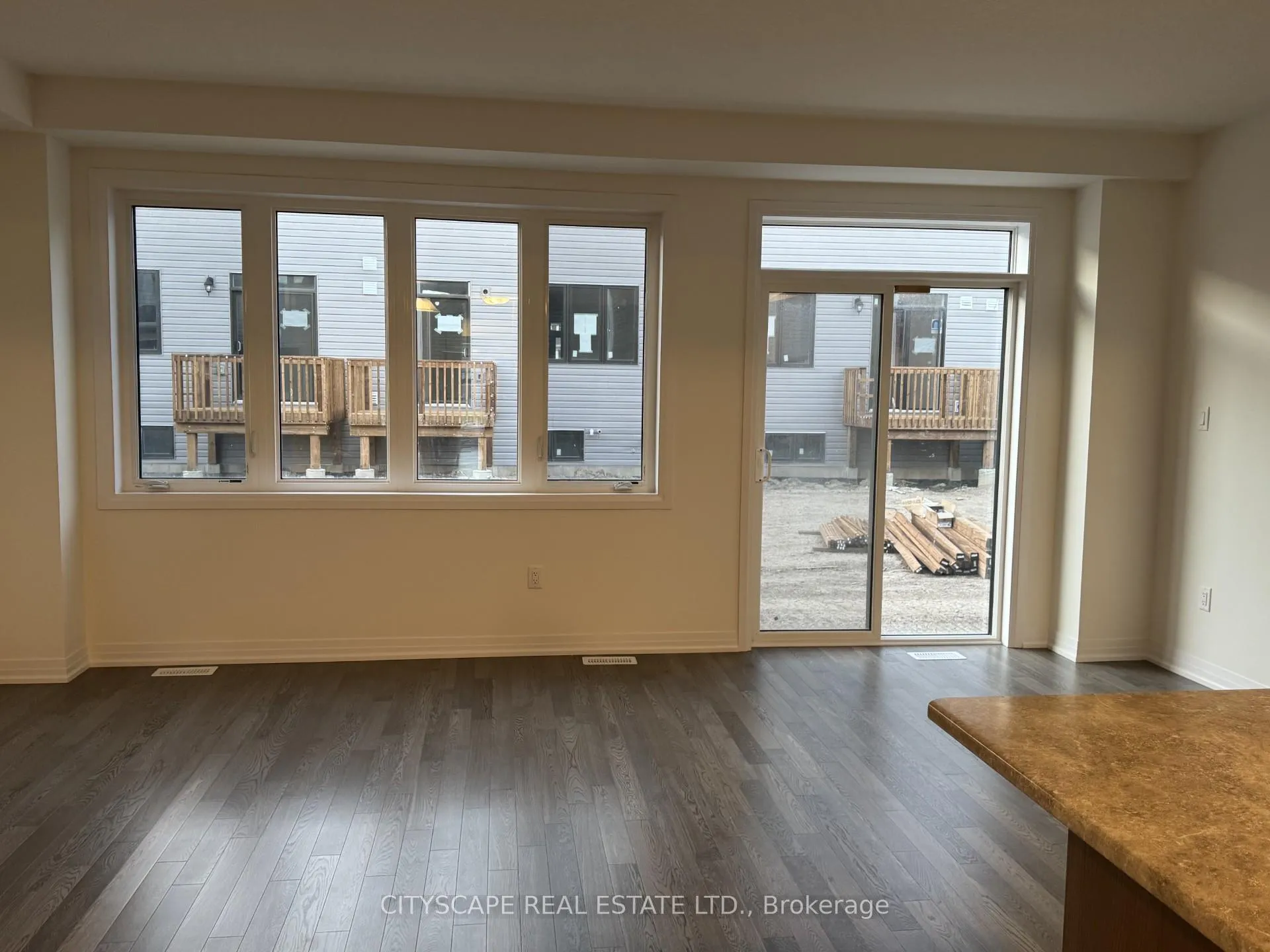 Photo 5 of 60 Cresthaven Heights, Thorold, Rolling Meadows — HOMEH