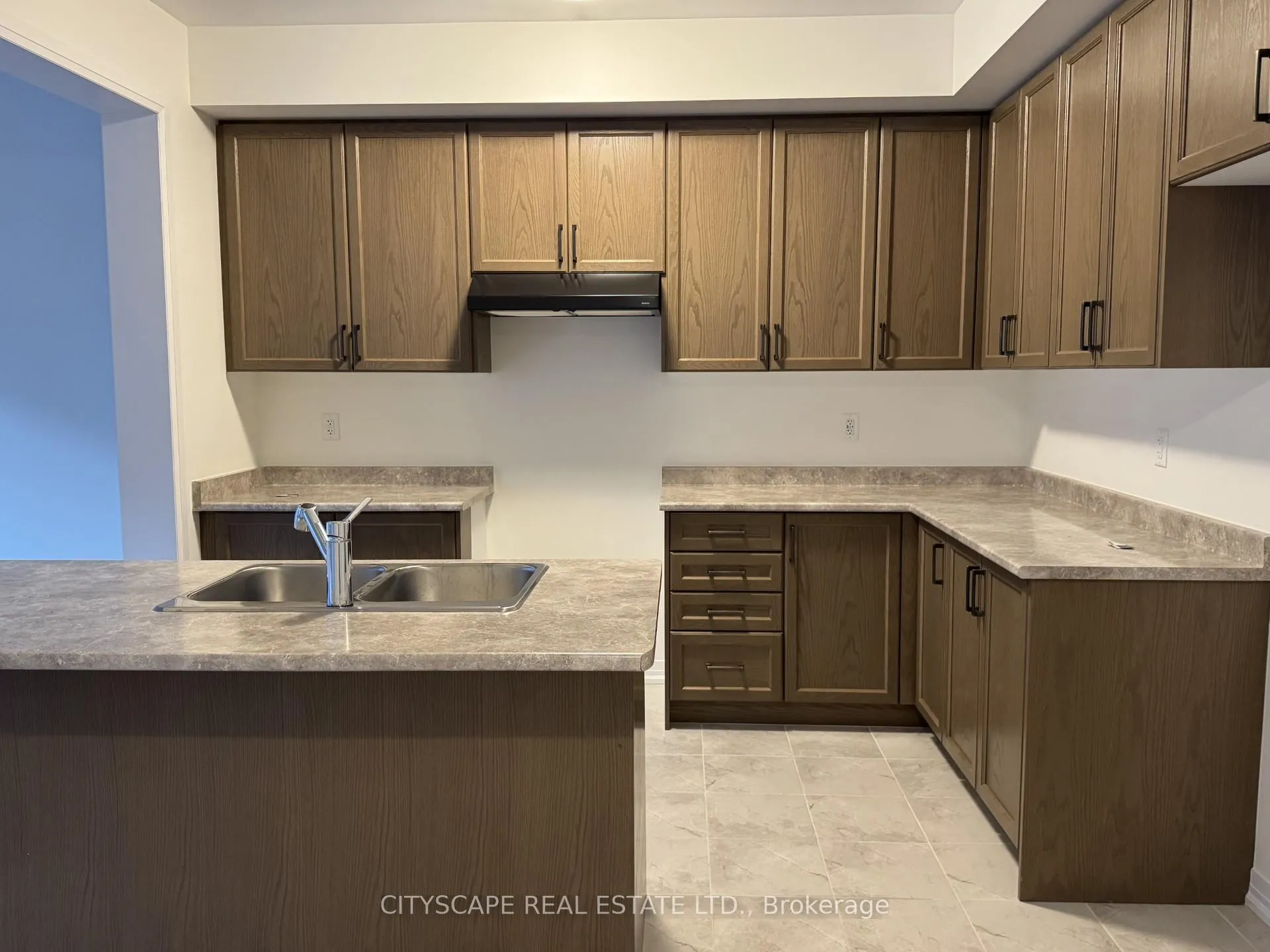 Photo 6 of 60 Cresthaven Heights, Thorold, Rolling Meadows — HOMEH