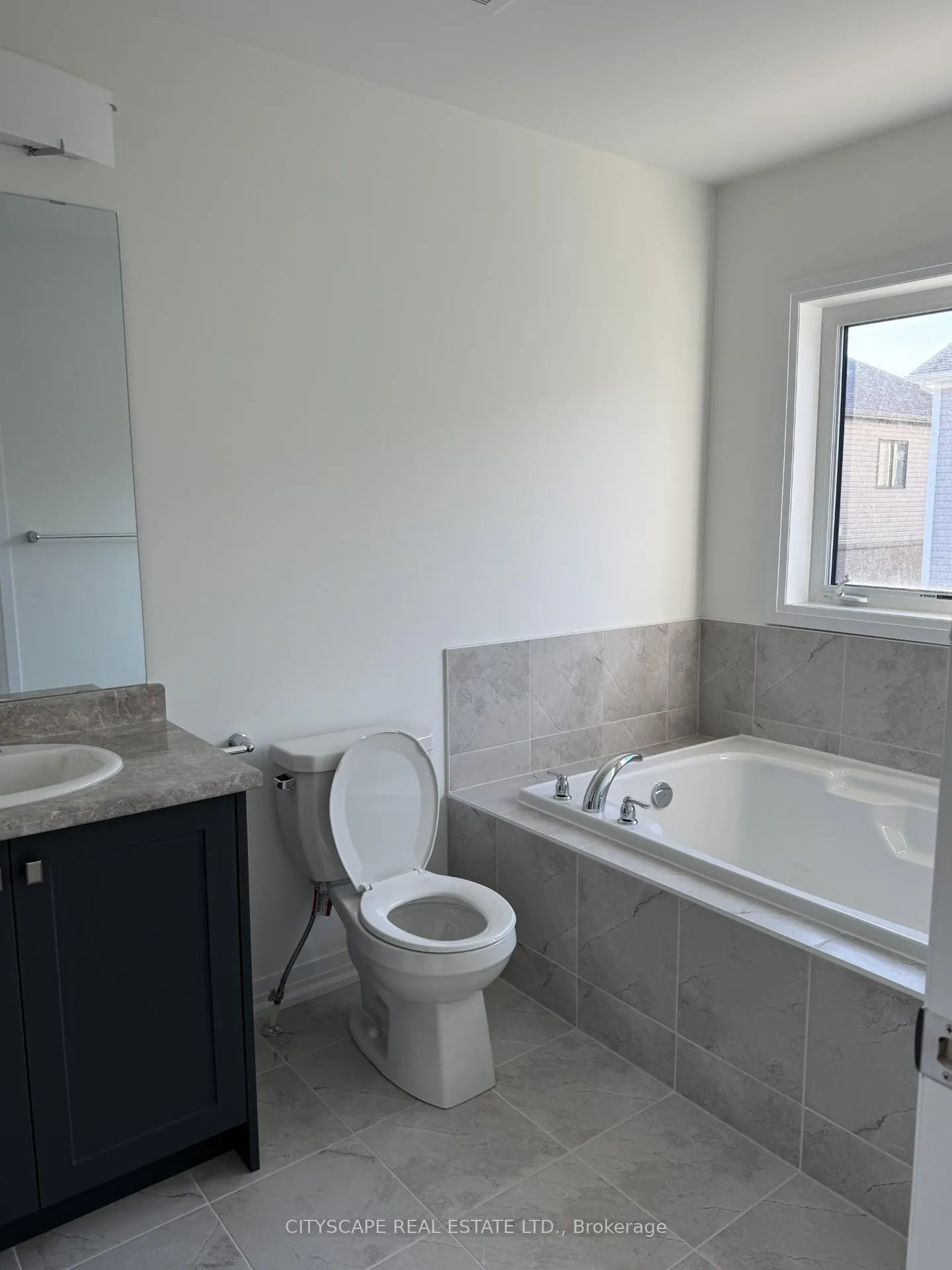 Photo 7 of 60 Cresthaven Heights, Thorold, Rolling Meadows — HOMEH
