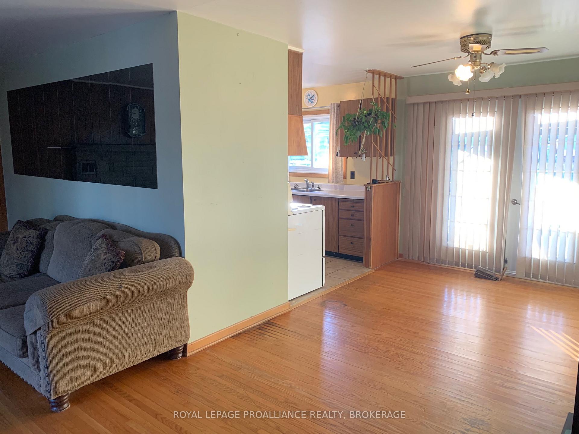 Photo 4 of 180 Elm Street, Gananoque — HOMEH