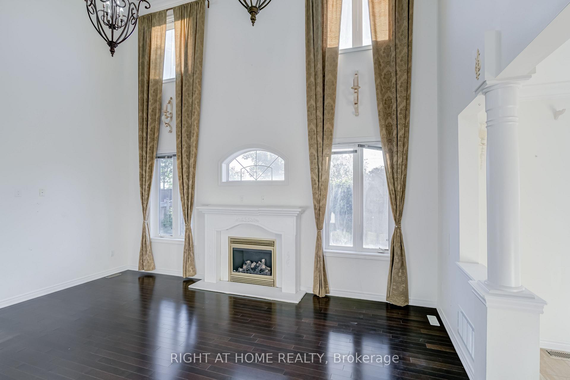 Photo 5 of 56 Gentle Fox Drive, Caledon, Rural Caledon — HOMEH