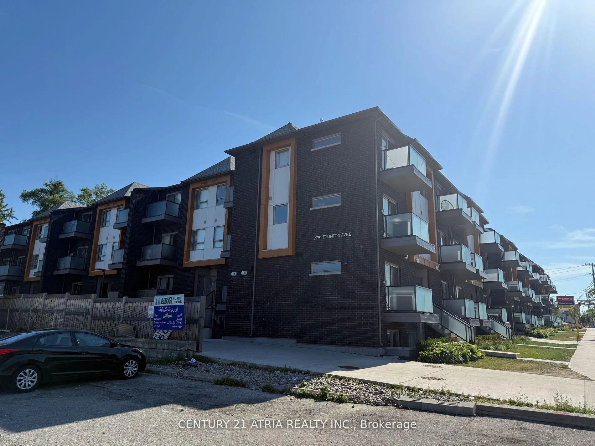 Front of Unit 542, 2791 Eglinton Avenue E