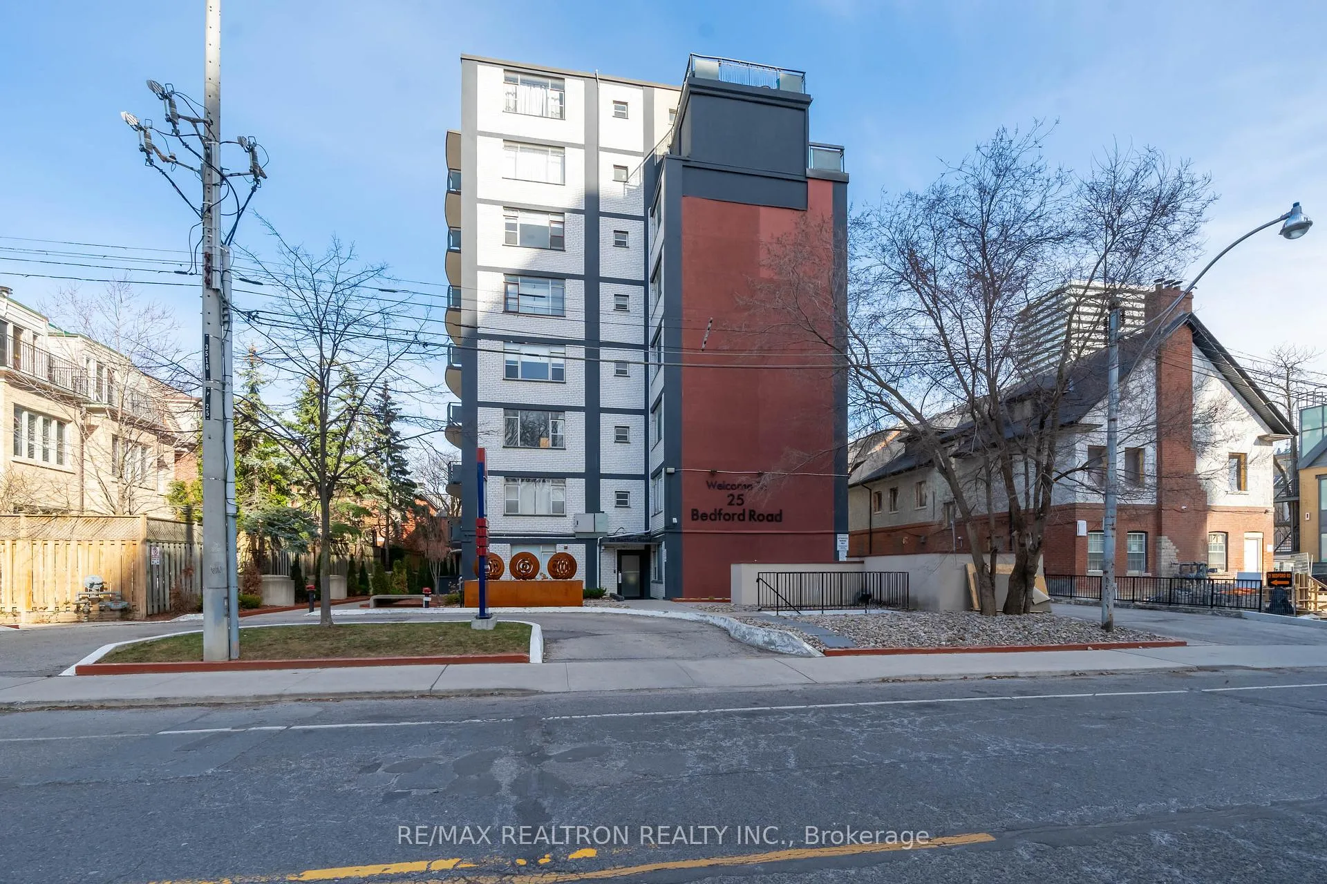 Photo 7 of Unit 707, 25 Bedford Road, Toronto, The Annex — HOMEH