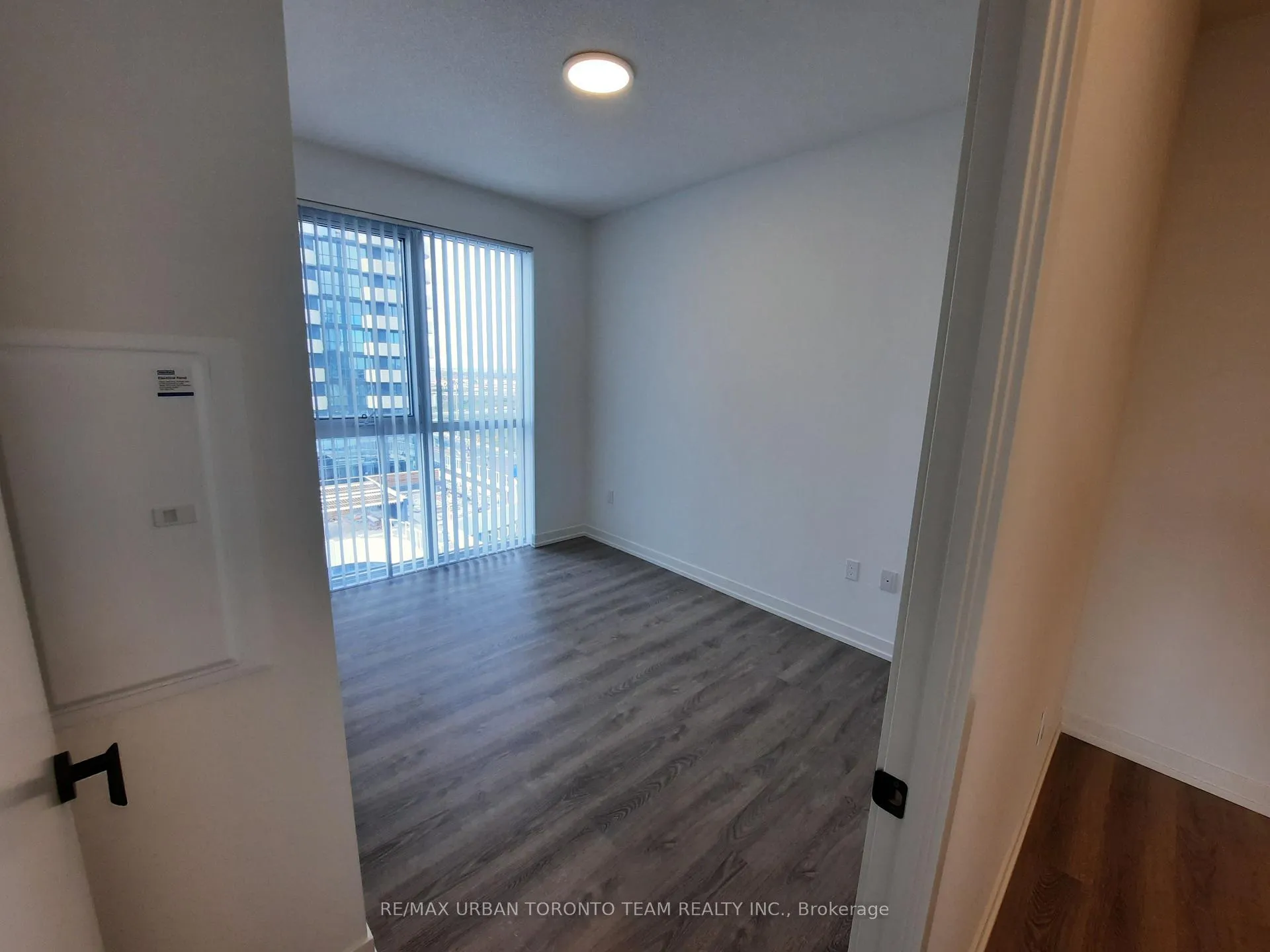 Photo 7 of Unit 912, 8 Interchange Way, Vaughan, Vaughan Corporate Centre — HOMEH