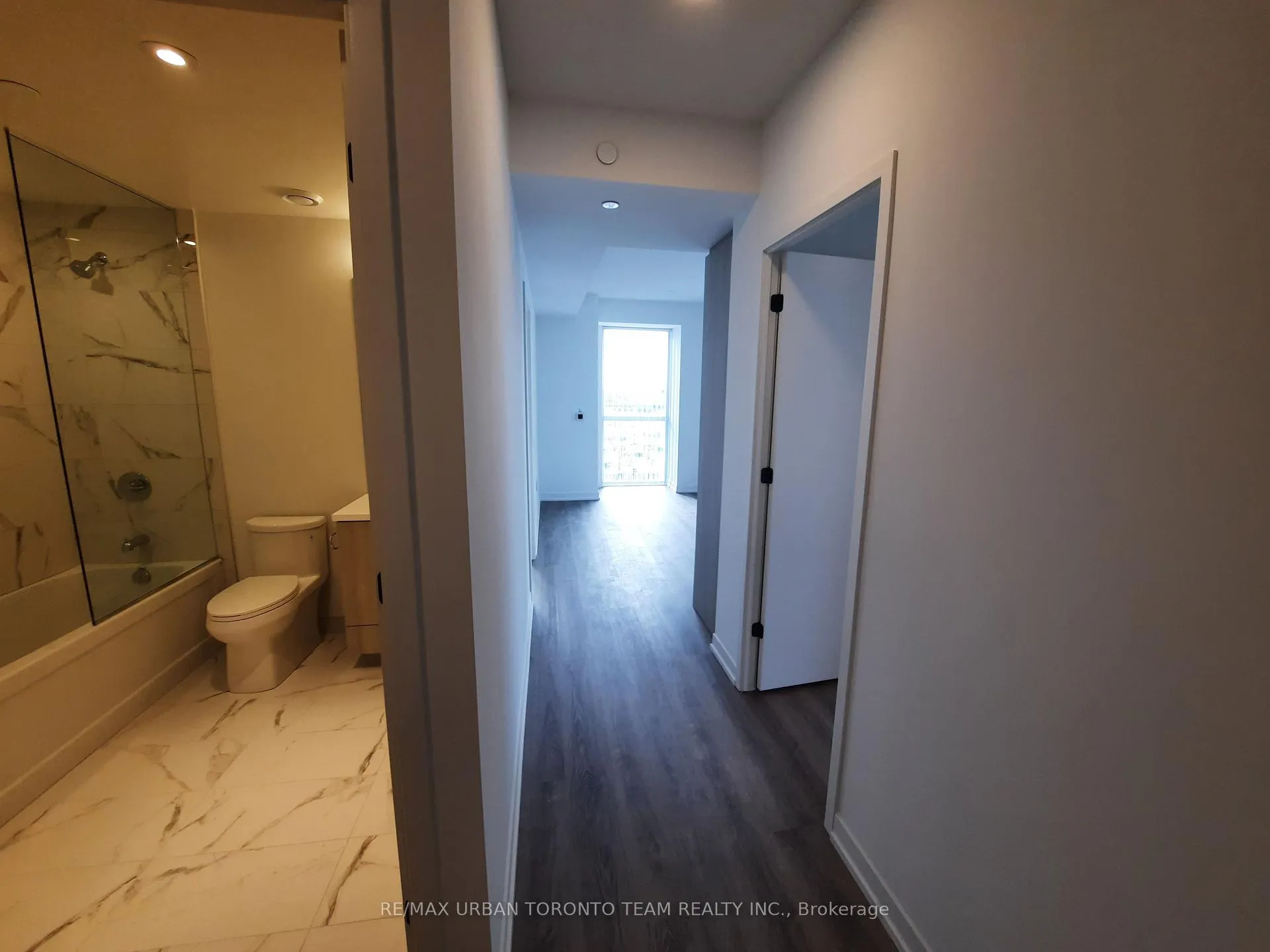 Photo 13 of Unit 912, 8 Interchange Way, Vaughan, Vaughan Corporate Centre — HOMEH