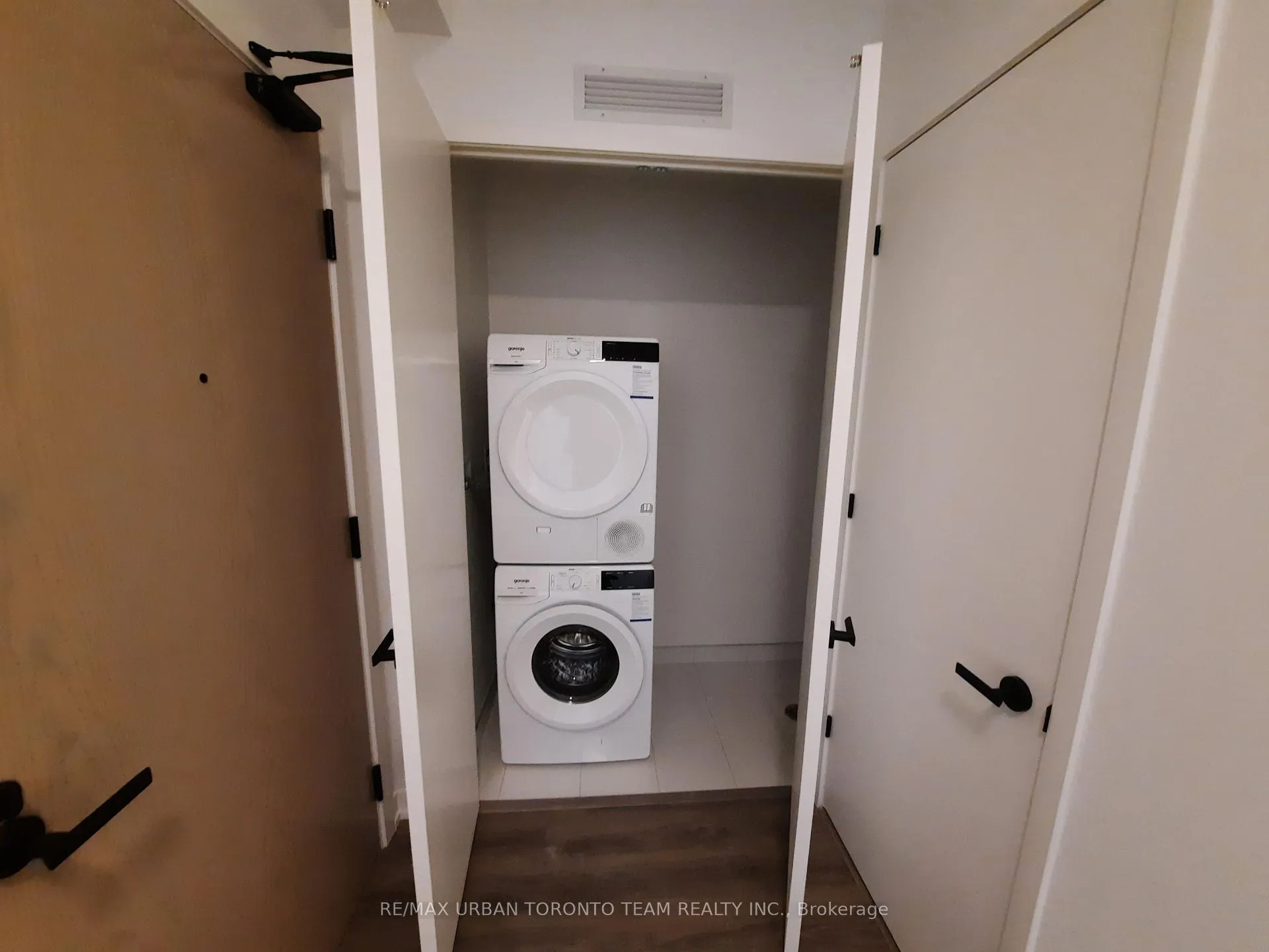 Photo 16 of Unit 912, 8 Interchange Way, Vaughan, Vaughan Corporate Centre — HOMEH