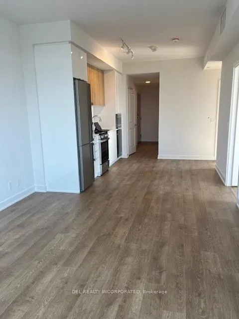 Photo 6 of Unit 902A, 30 Upper Mall Way, Vaughan, Brownridge — HOMEH
