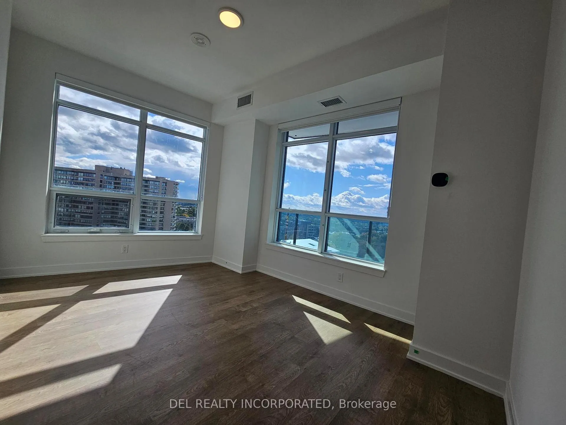Photo 23 of Unit 902A, 30 Upper Mall Way, Vaughan, Brownridge — HOMEH