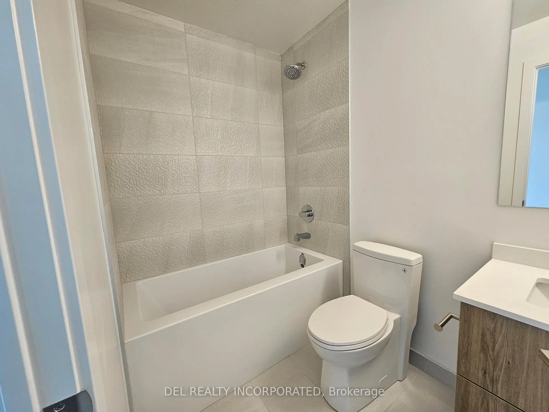 Photo 35 of Unit 902A, 30 Upper Mall Way, Vaughan, Brownridge — HOMEH