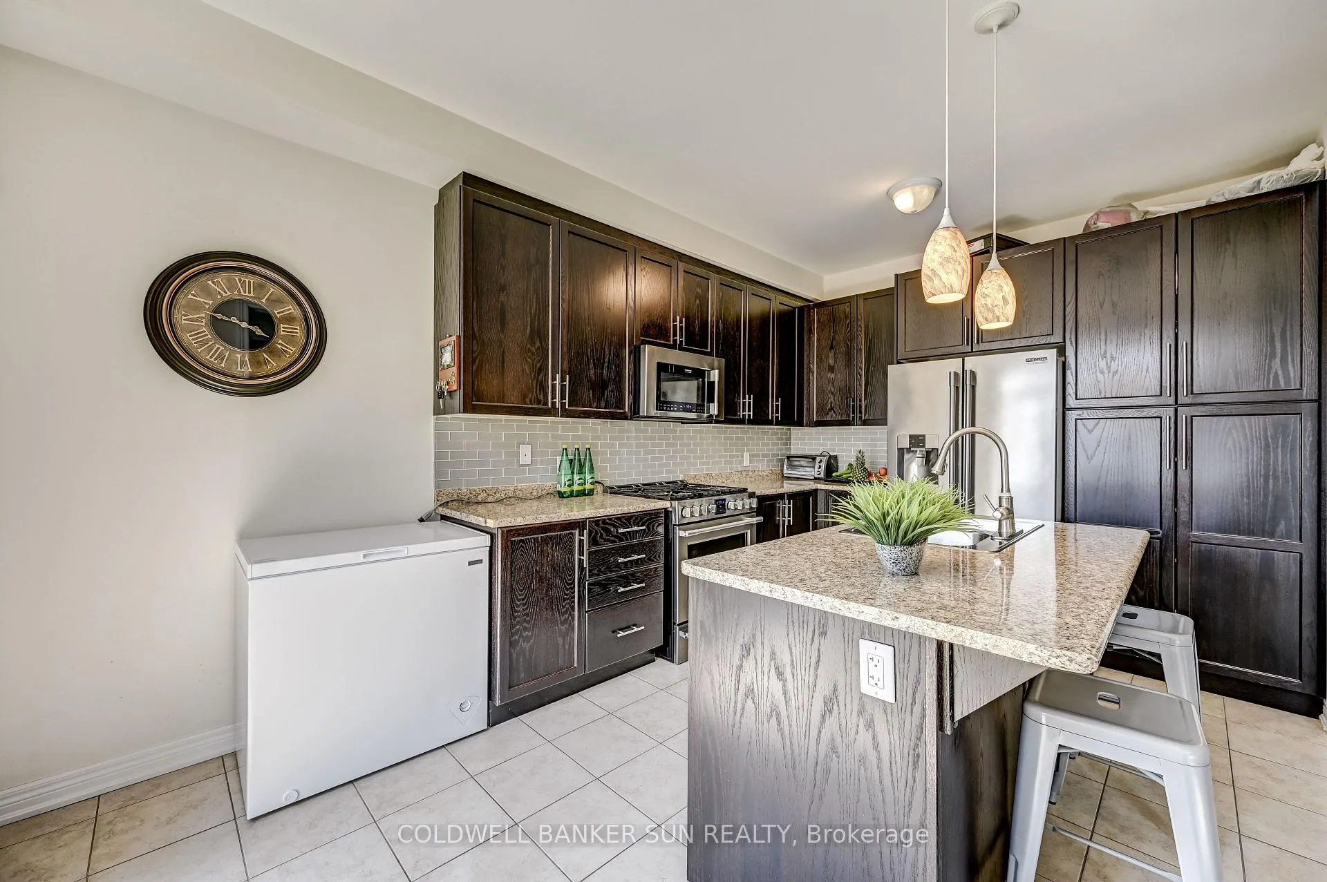 Photo 21 of Unit UPPER, 288 Johnson Drive, Shelburne — HOMEH