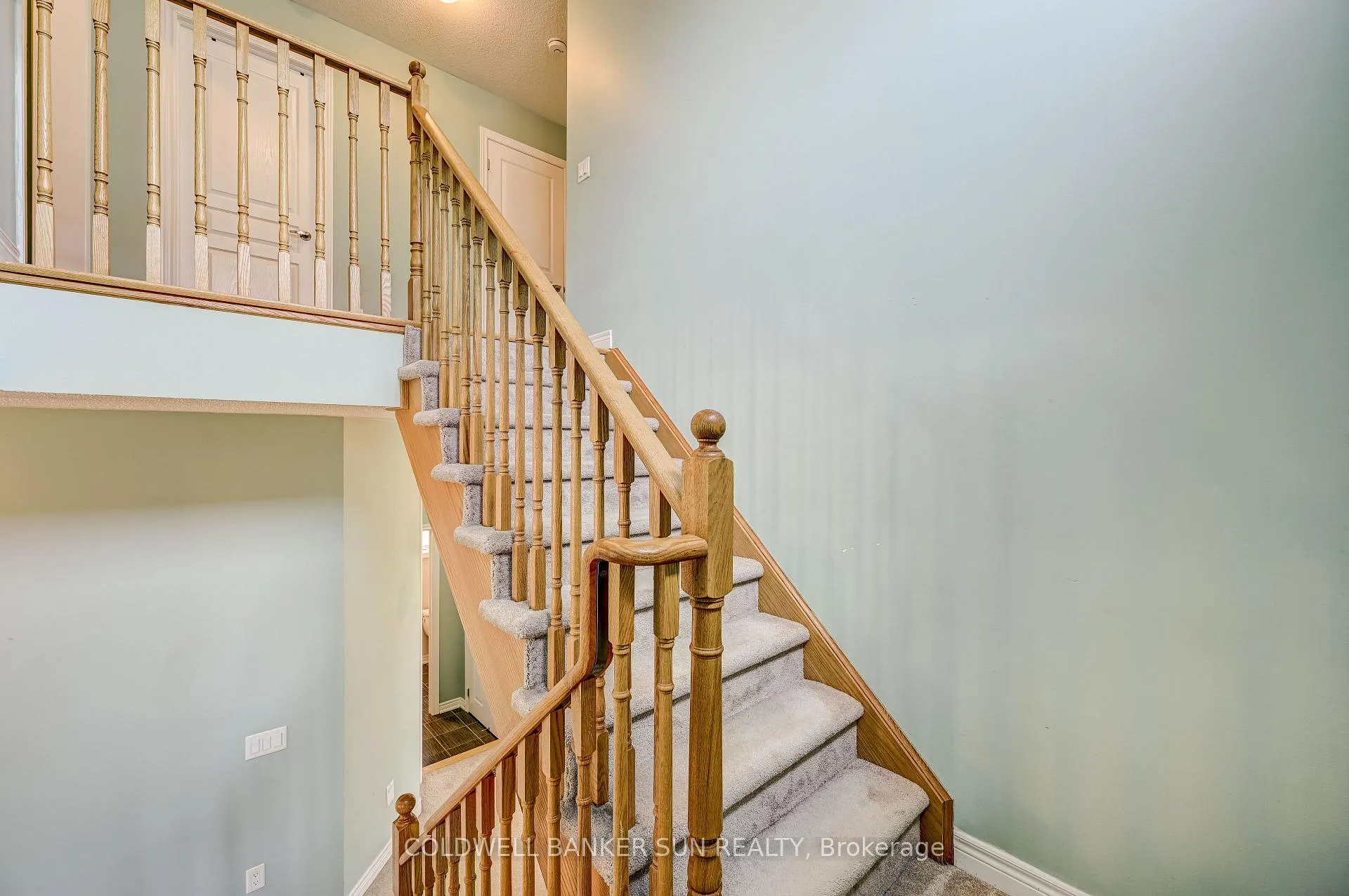 Photo 26 of Unit UPPER, 288 Johnson Drive, Shelburne — HOMEH